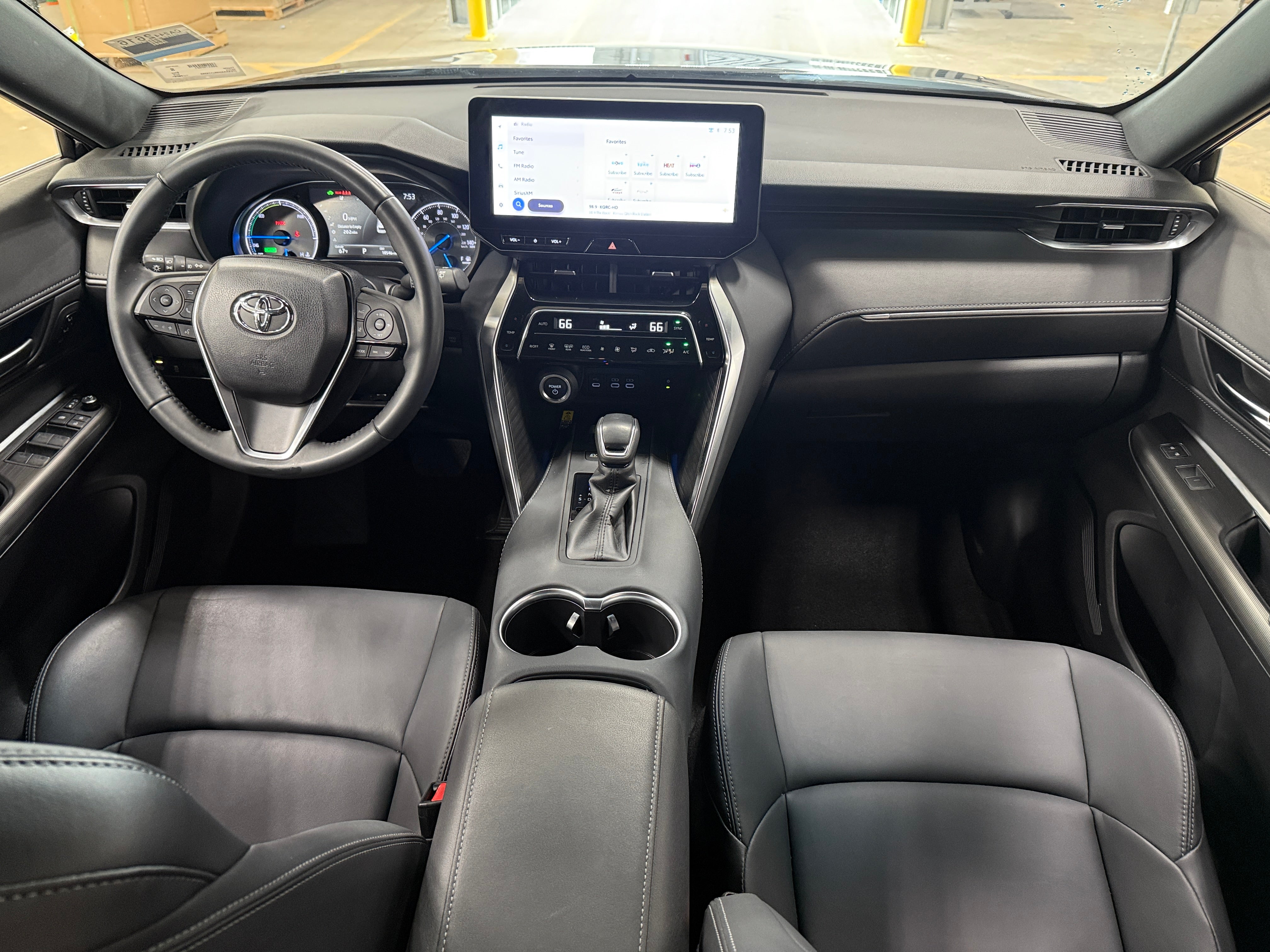 2024 Toyota Venza XLE 2
