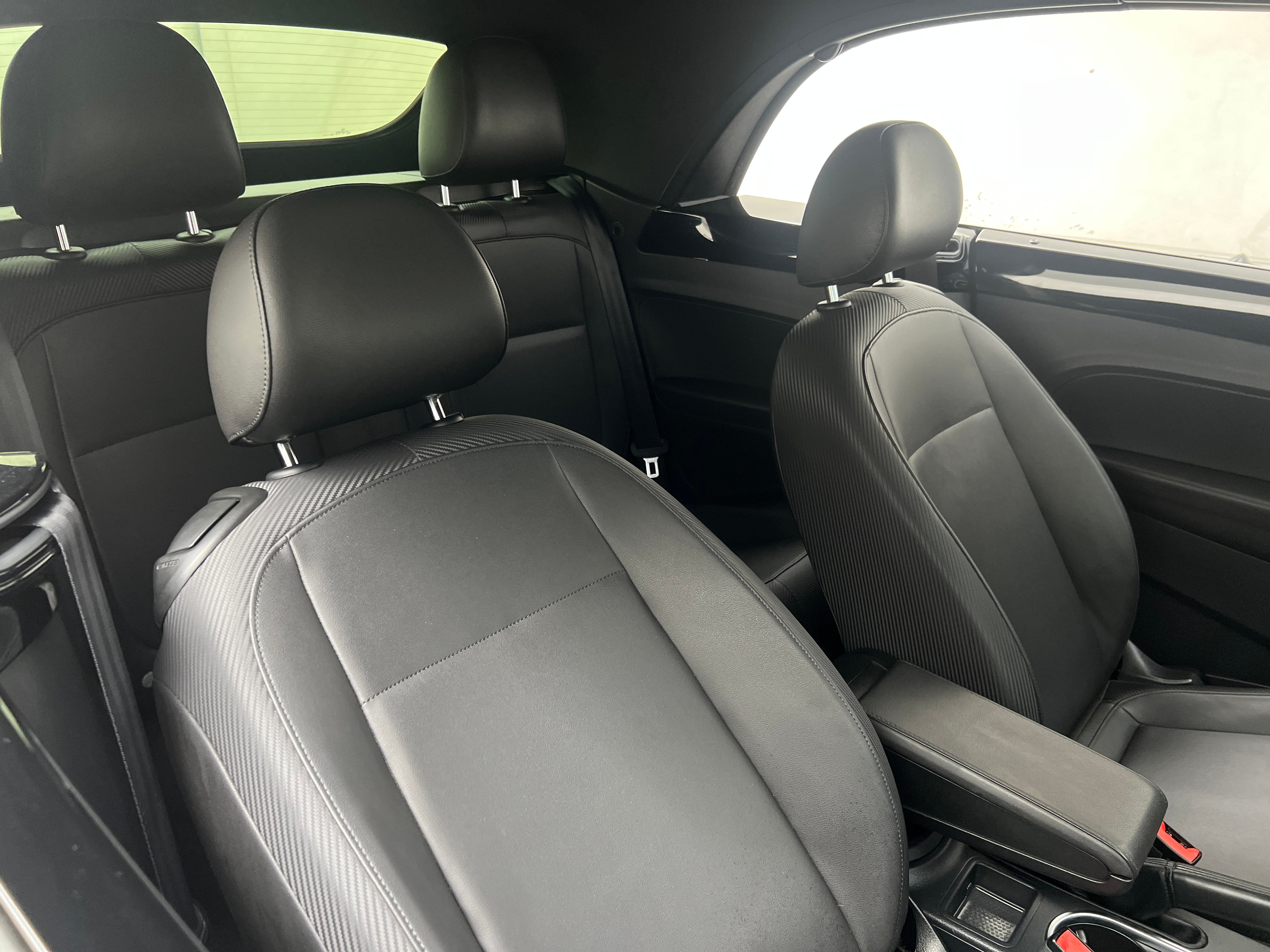 2015 Volkswagen Beetle R-Line 2