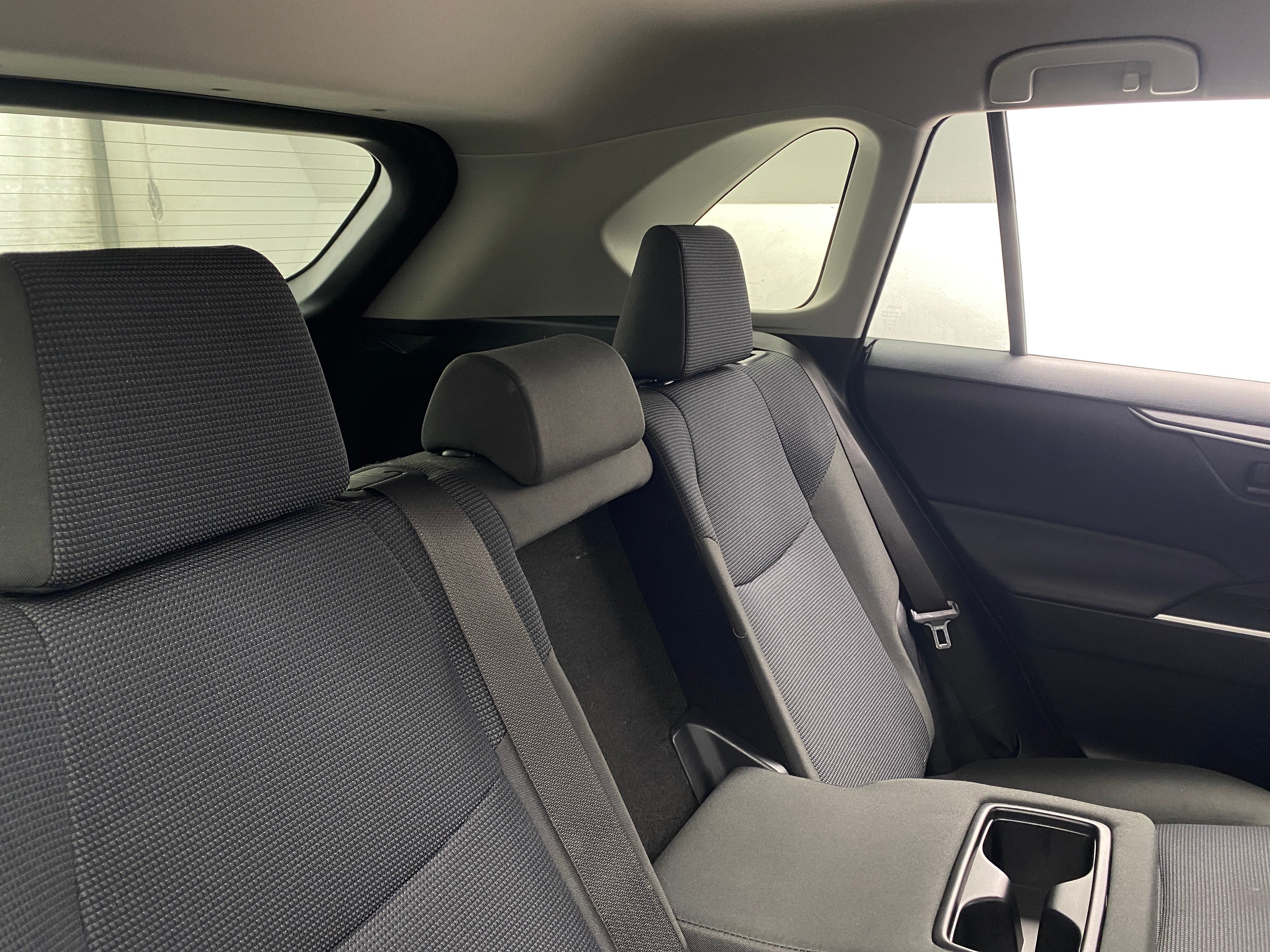 2019 Toyota RAV4 LE 6