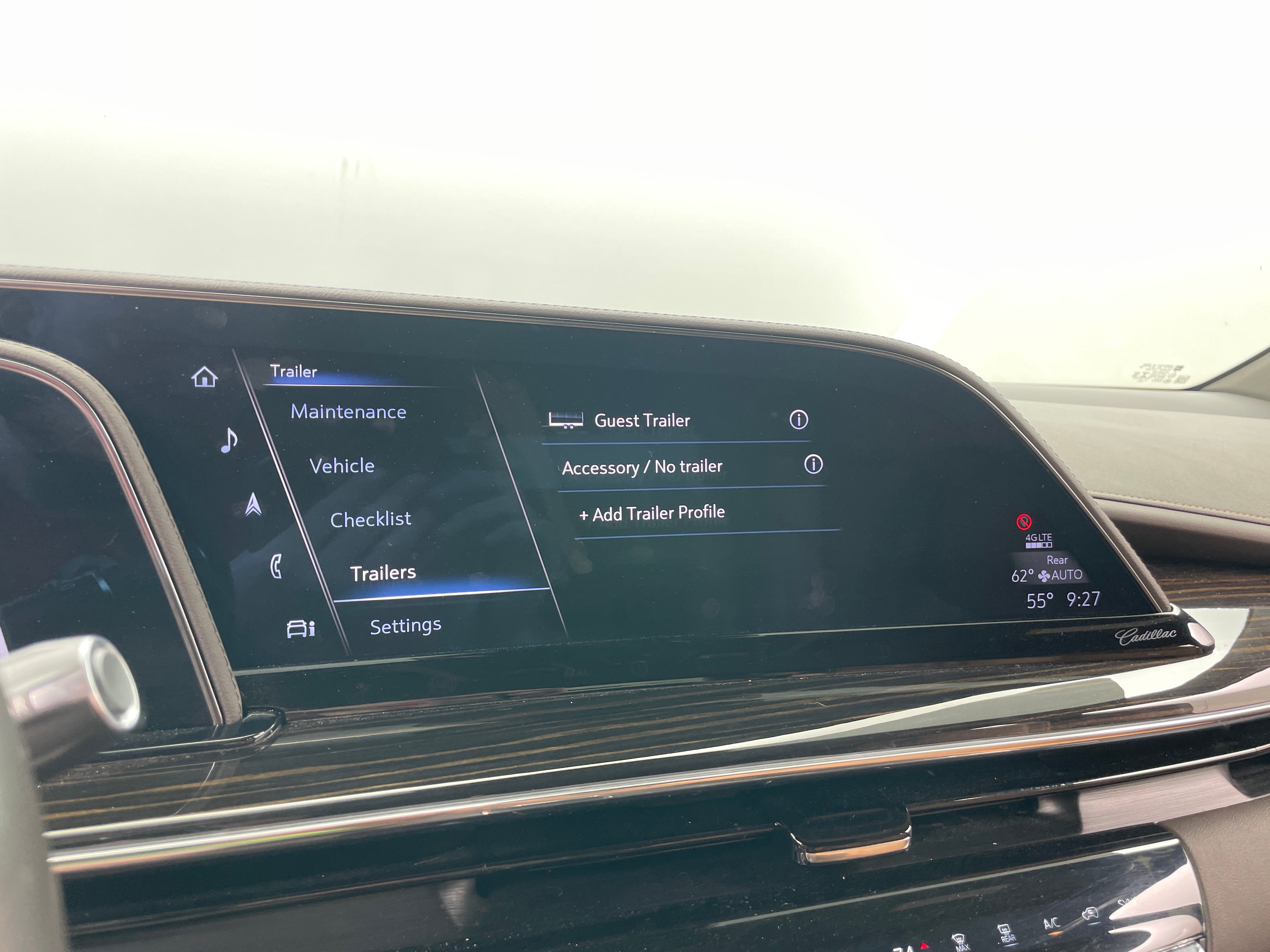 2022 Cadillac Escalade Premium Luxury 3