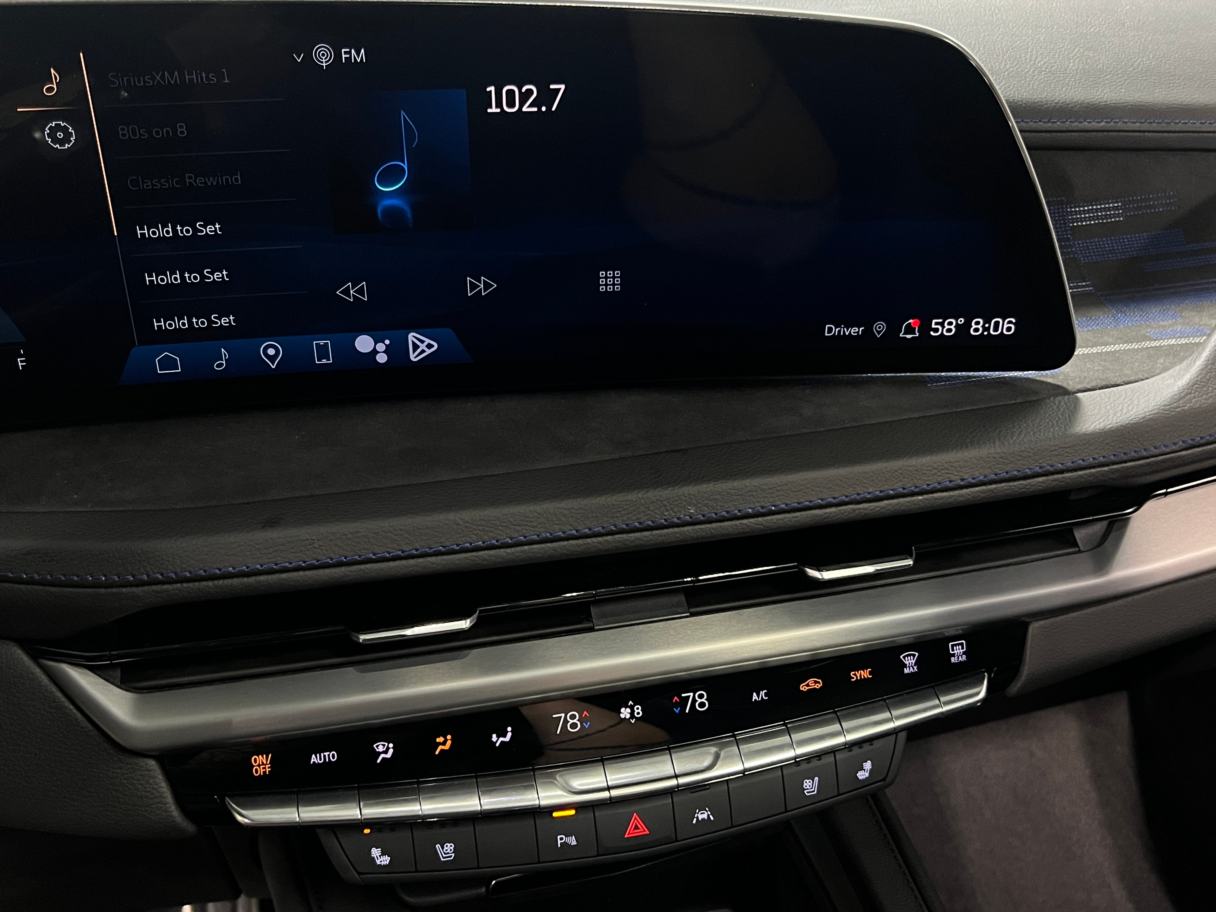 2024 Cadillac XT4 Sport 3