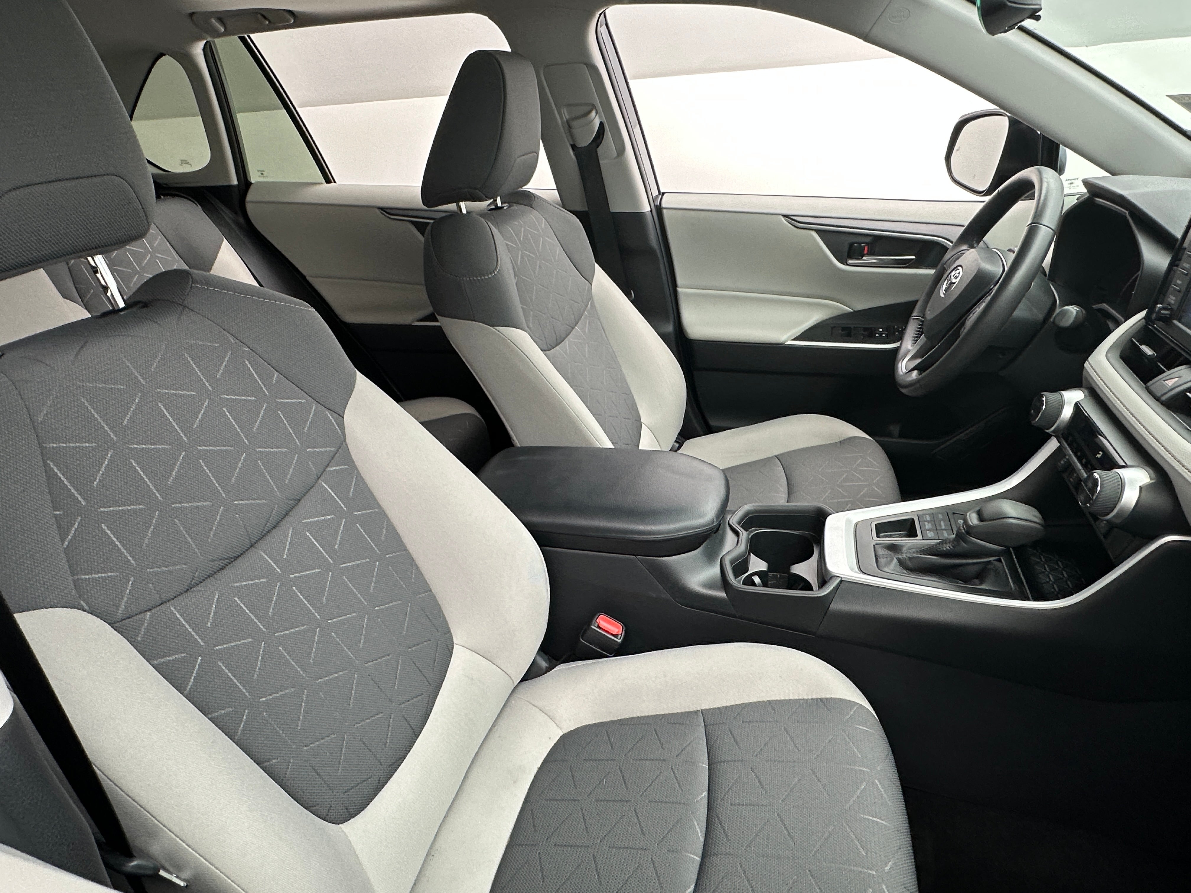 2019 Toyota RAV4 XLE 2