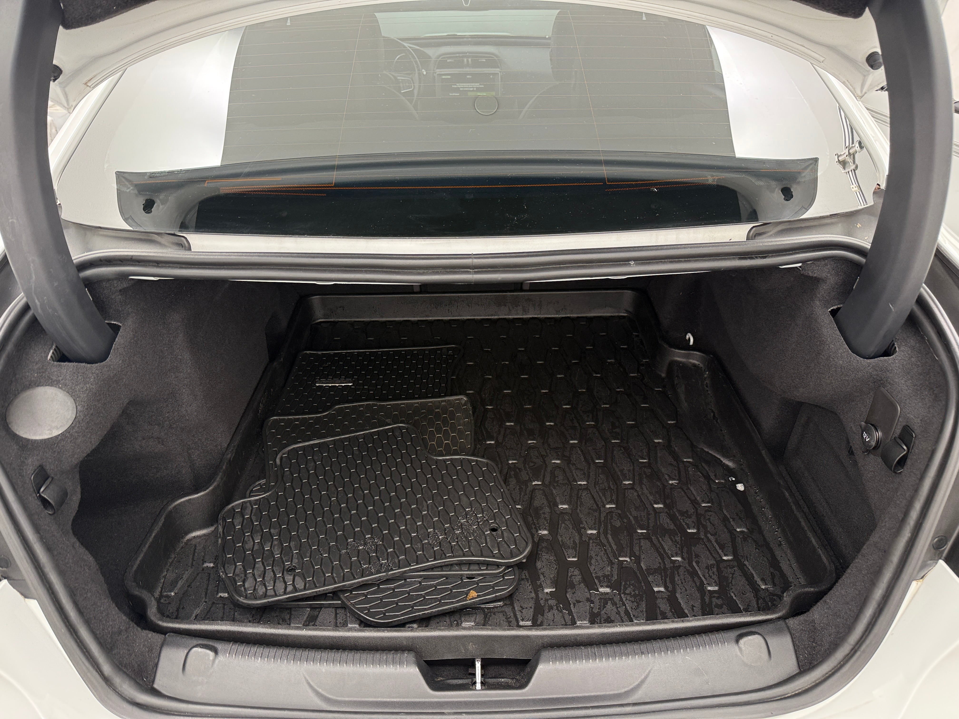 2019 Jaguar XE Premium 6