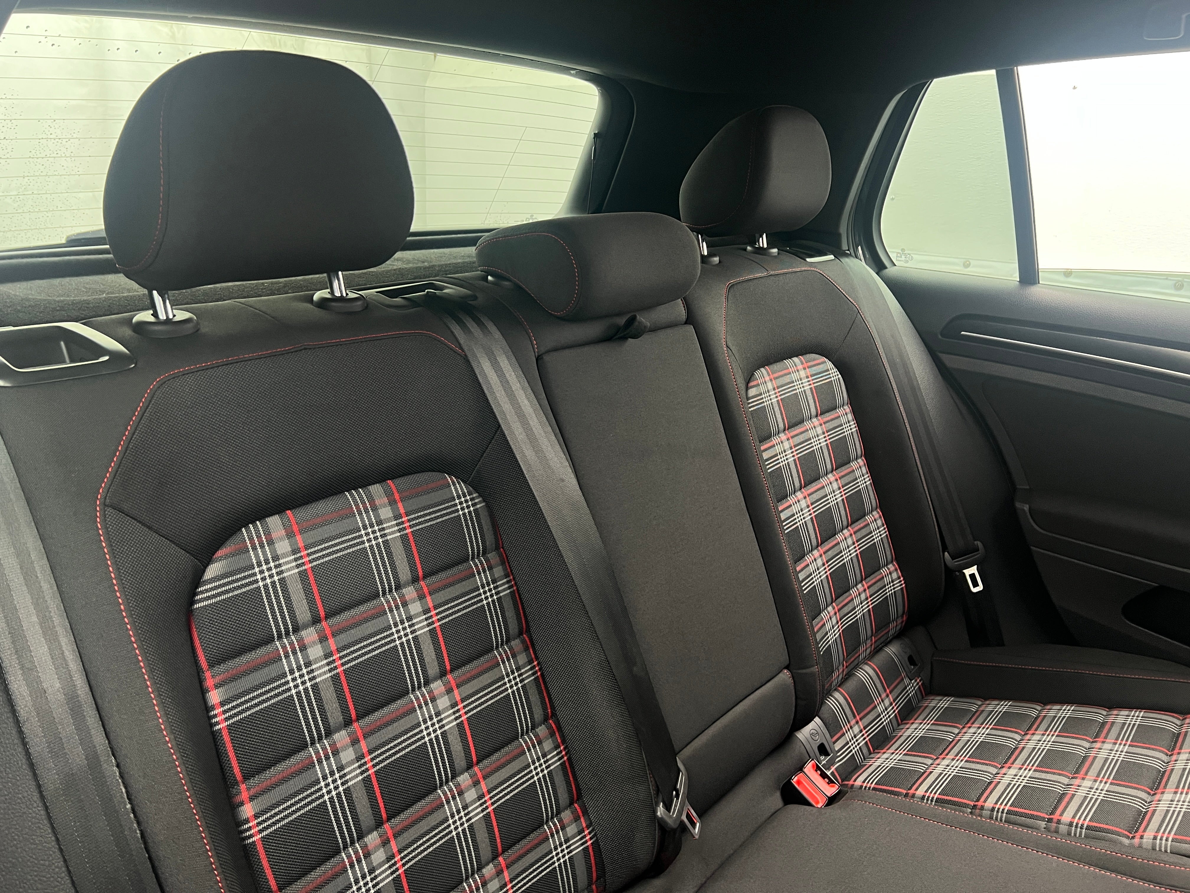 2017 Volkswagen Golf GTI S 6