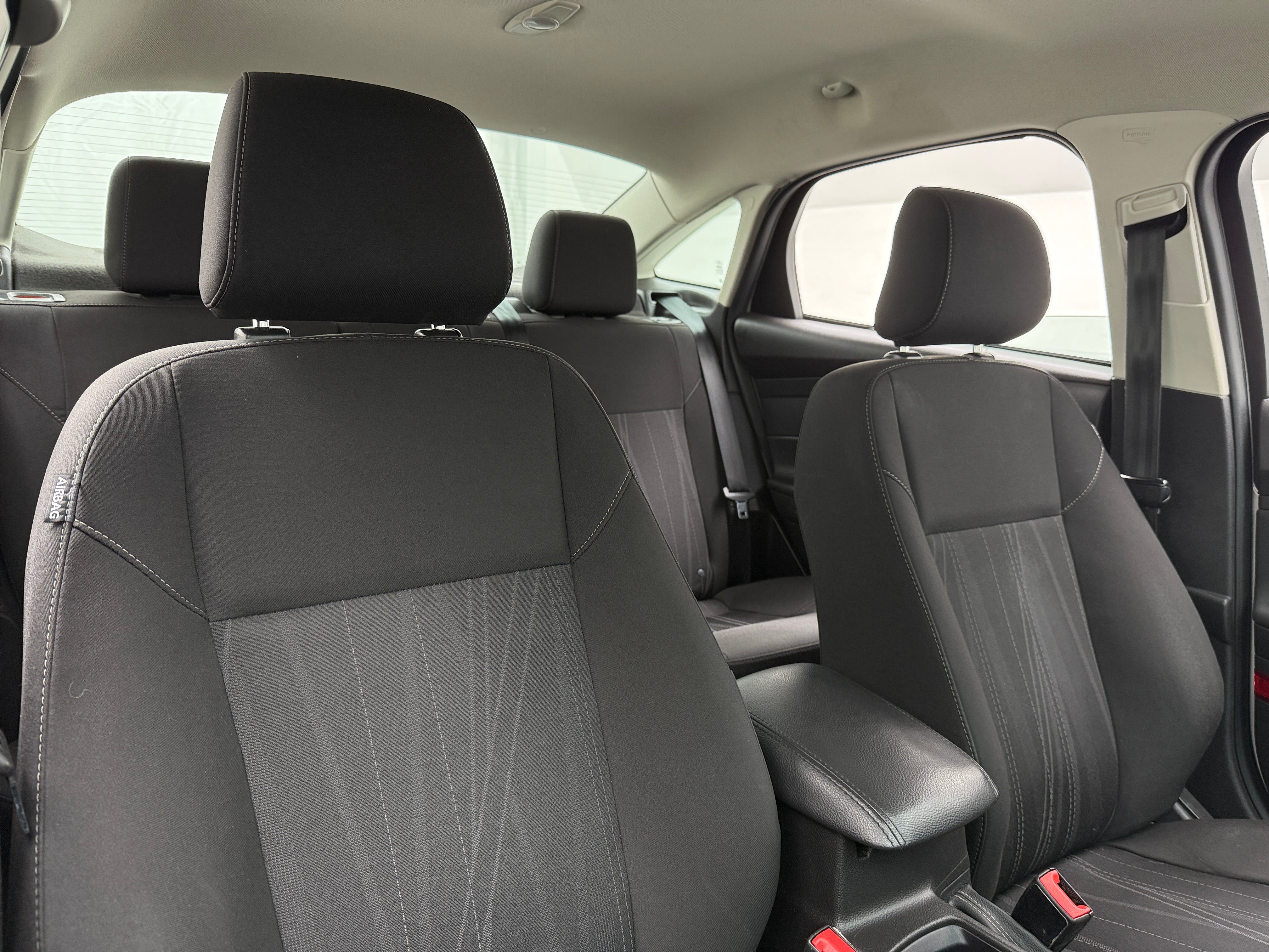 2018 Ford Focus SE 2