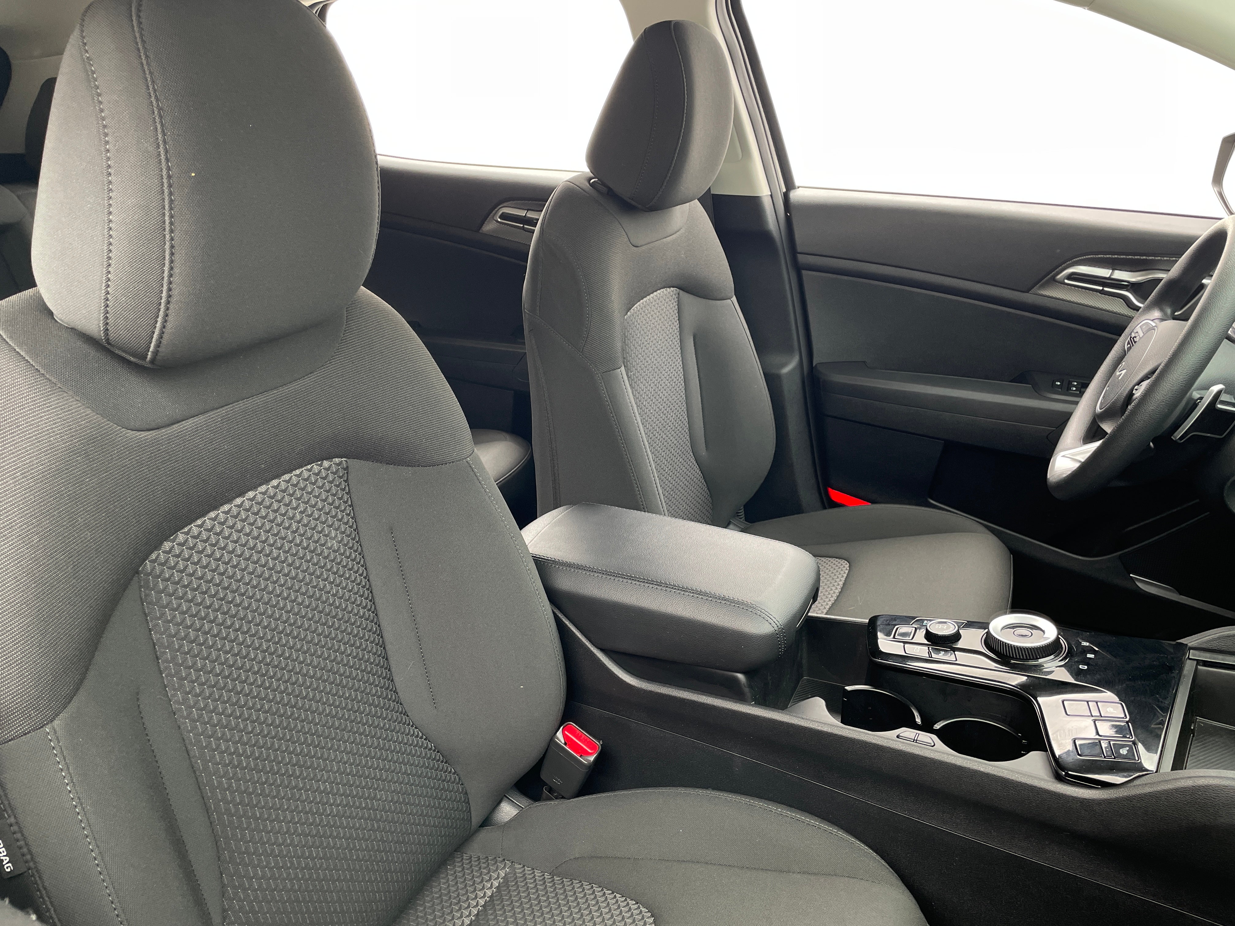 2023 Kia Sportage LX 2