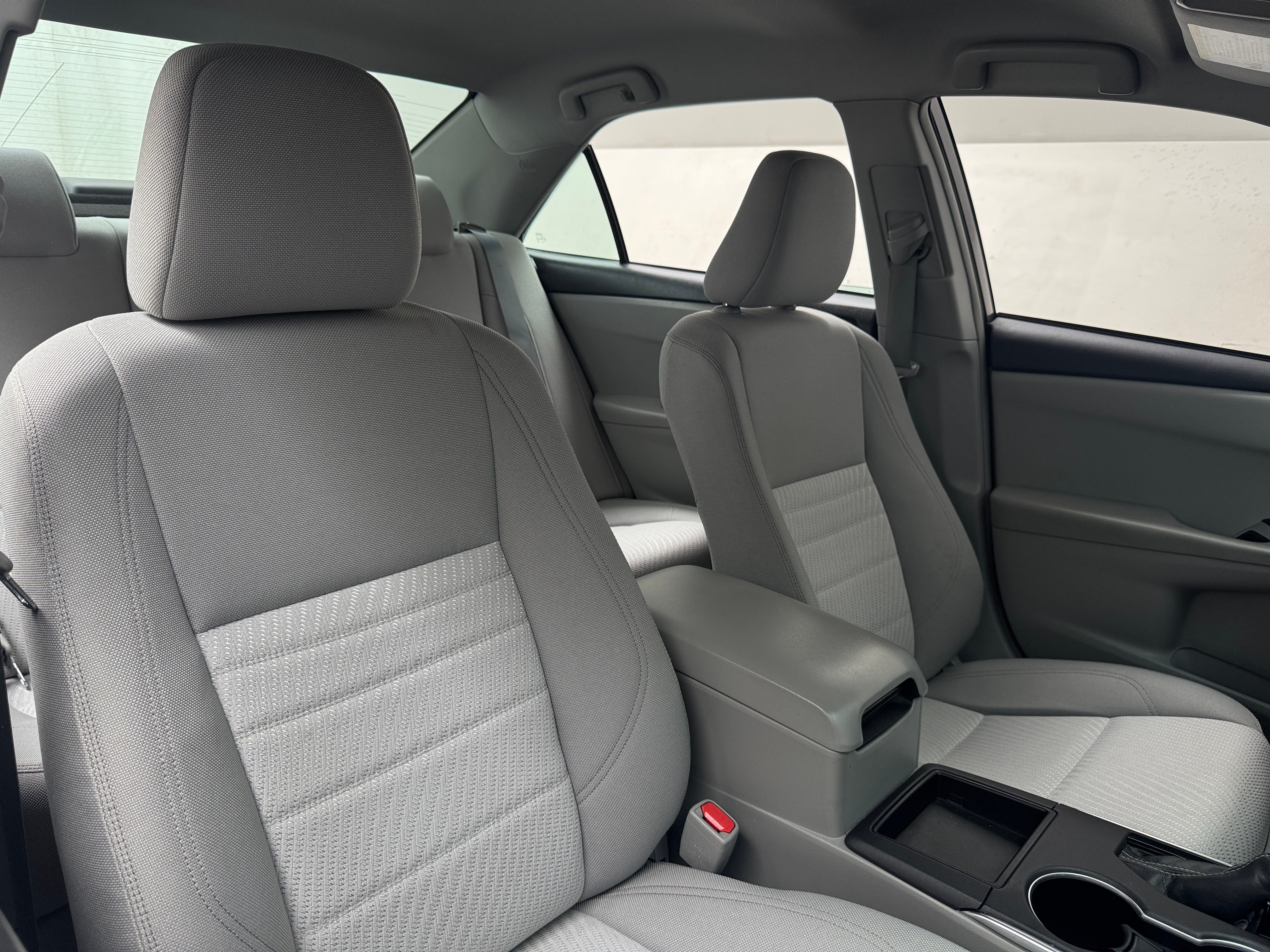 2015 Toyota Camry LE 2