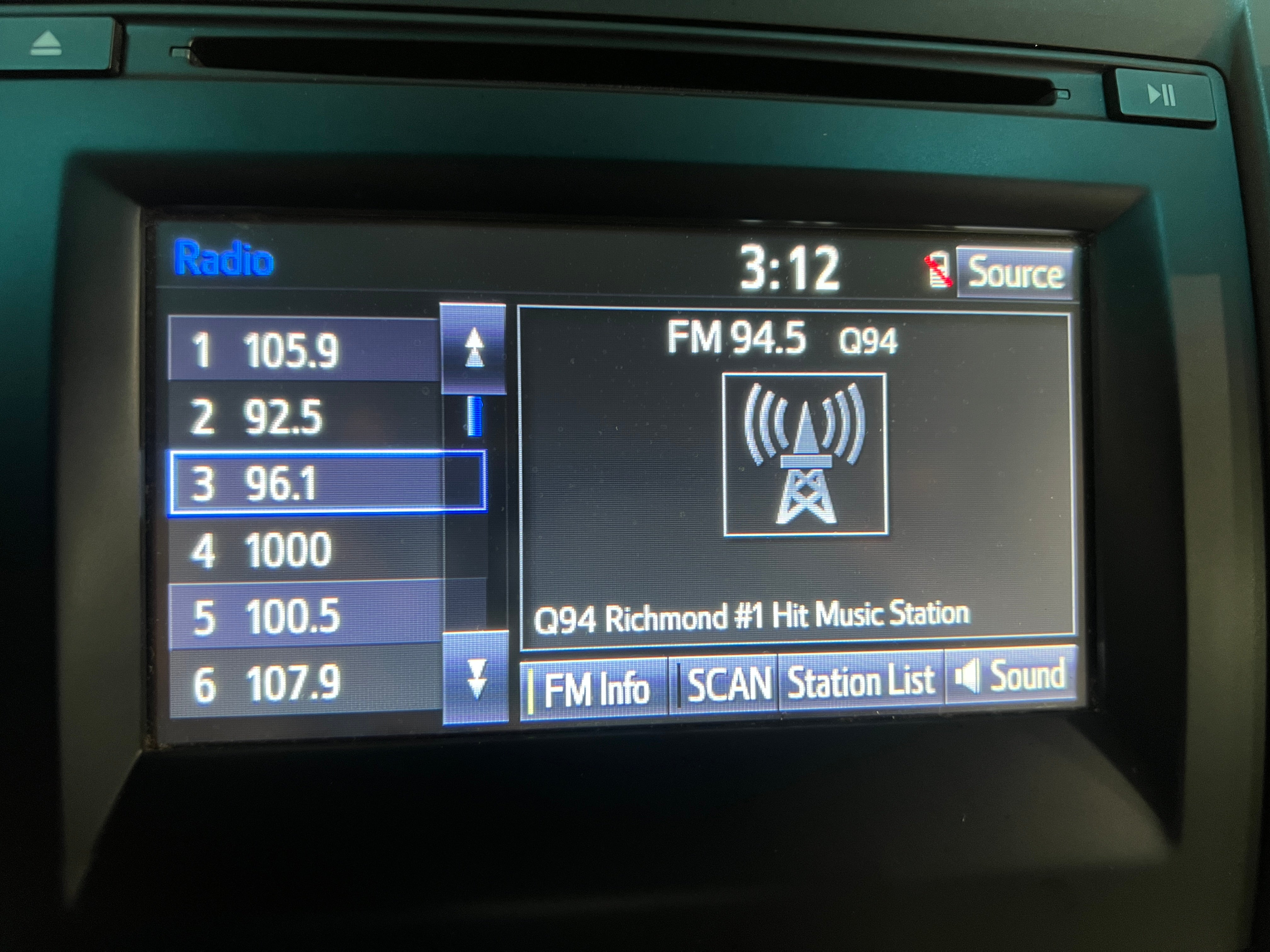 2015 Toyota Camry LE 4