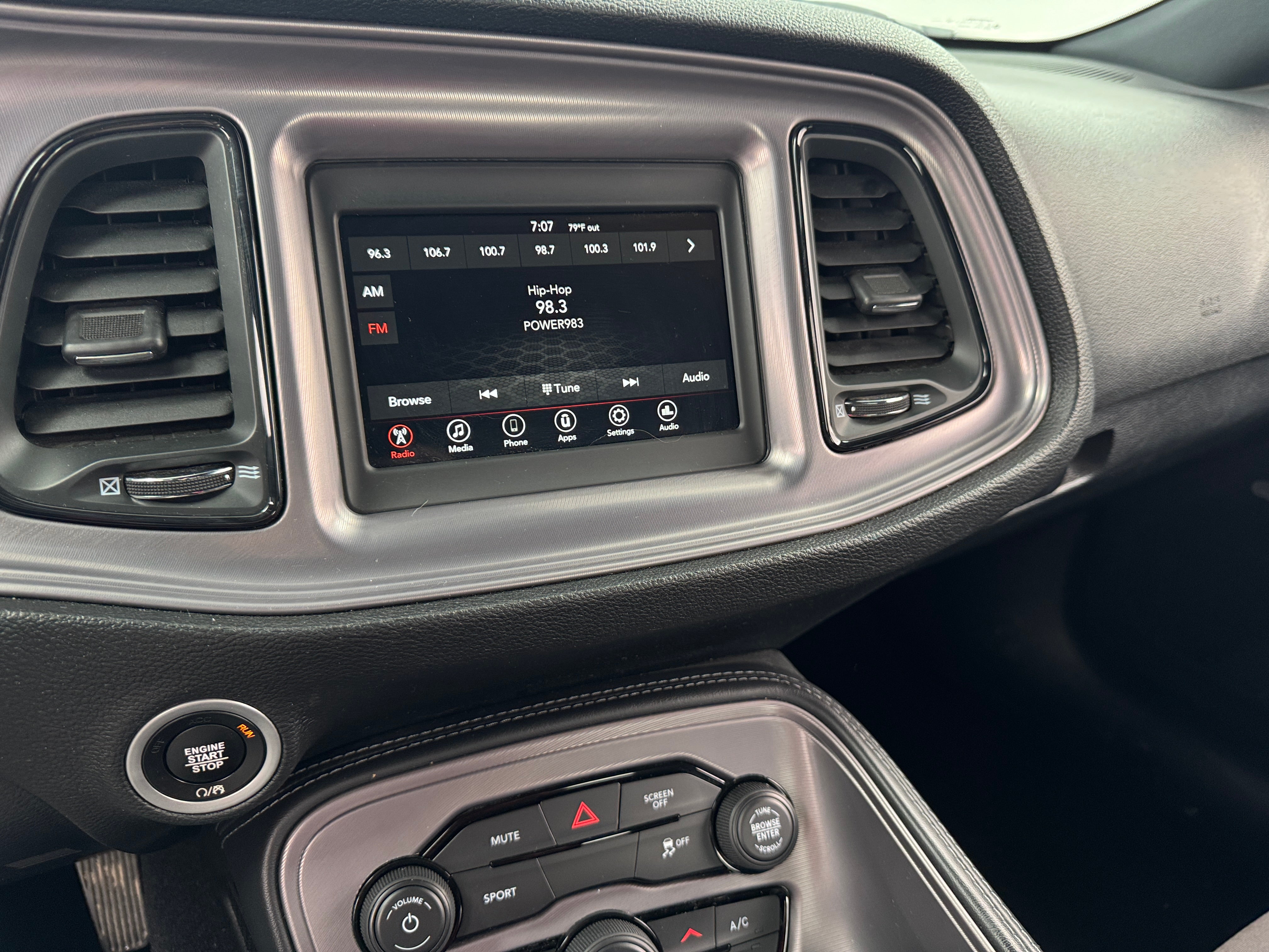 2023 Dodge Challenger SXT 3