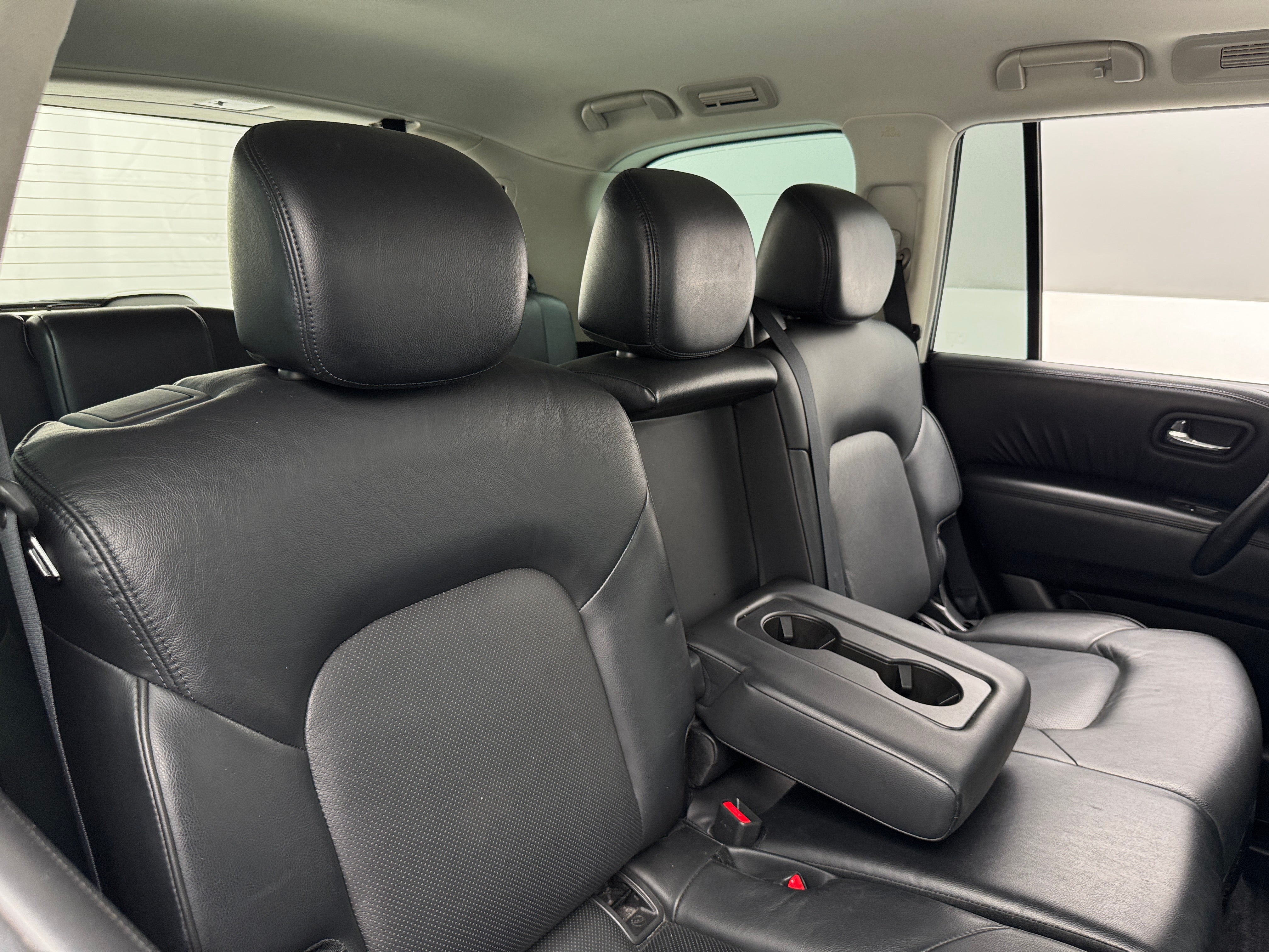 2023 Nissan Armada SL 5