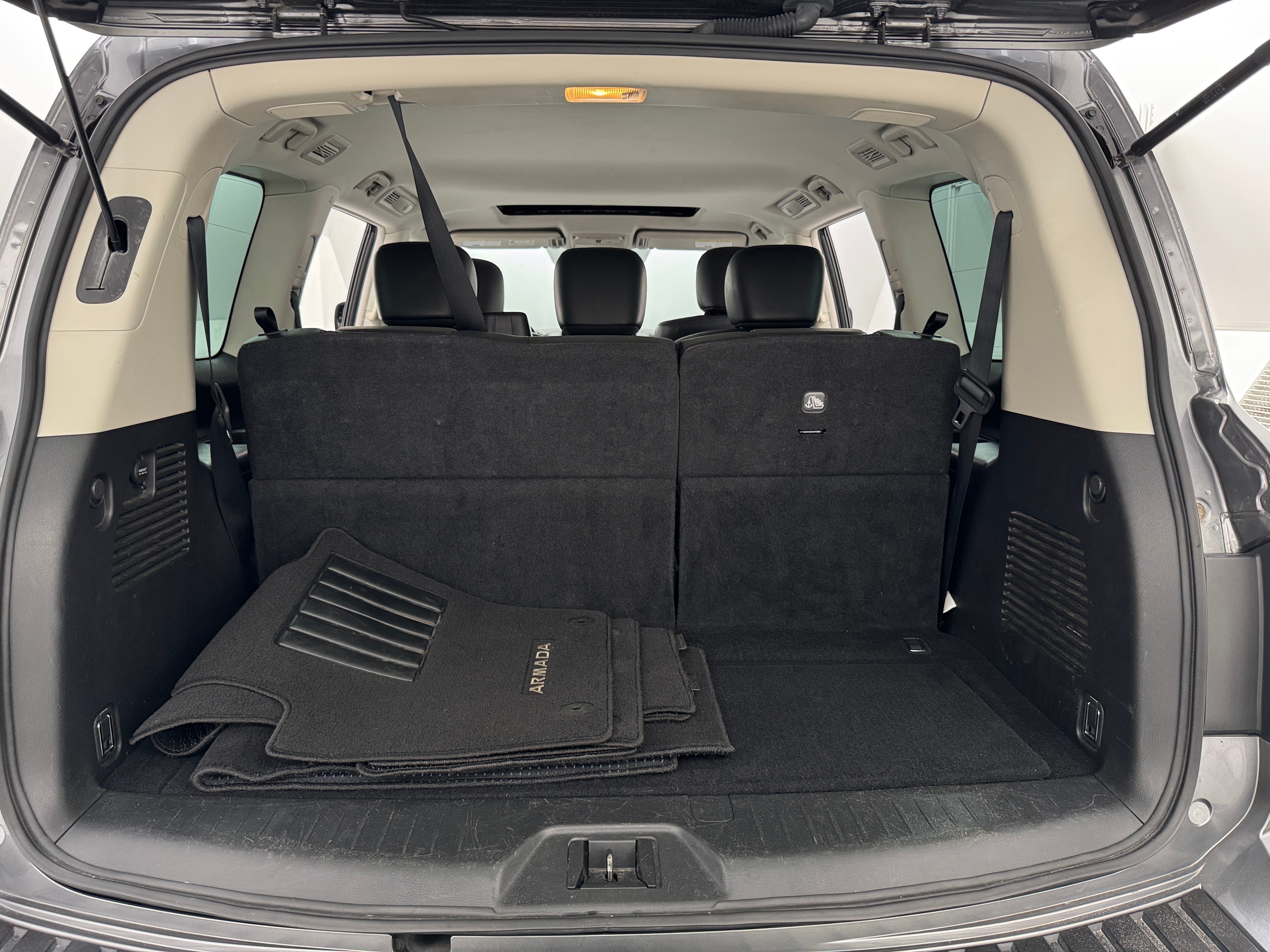 2023 Nissan Armada SL 6