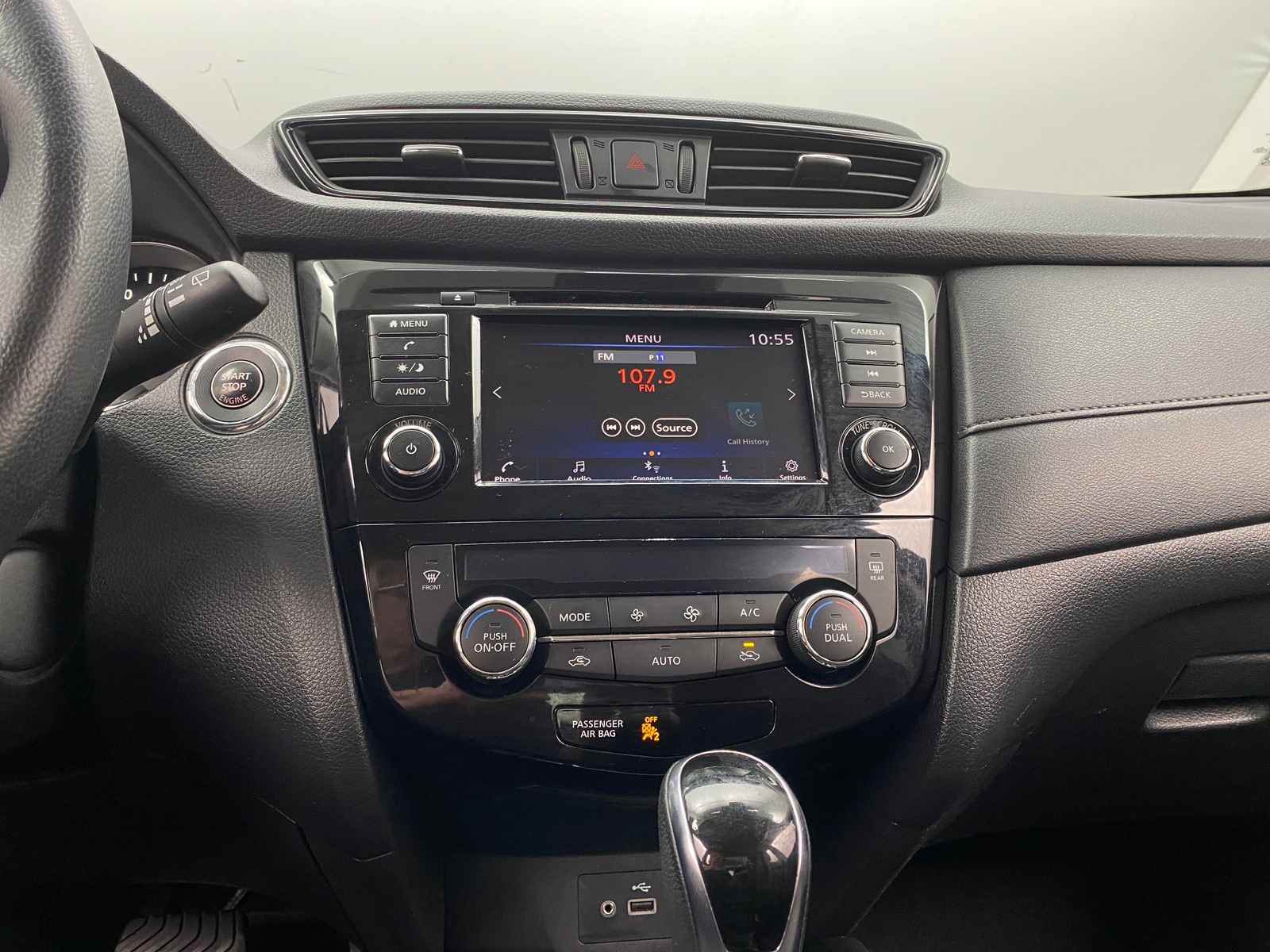 Thumbnail: 2019 Nissan Rogue - 4