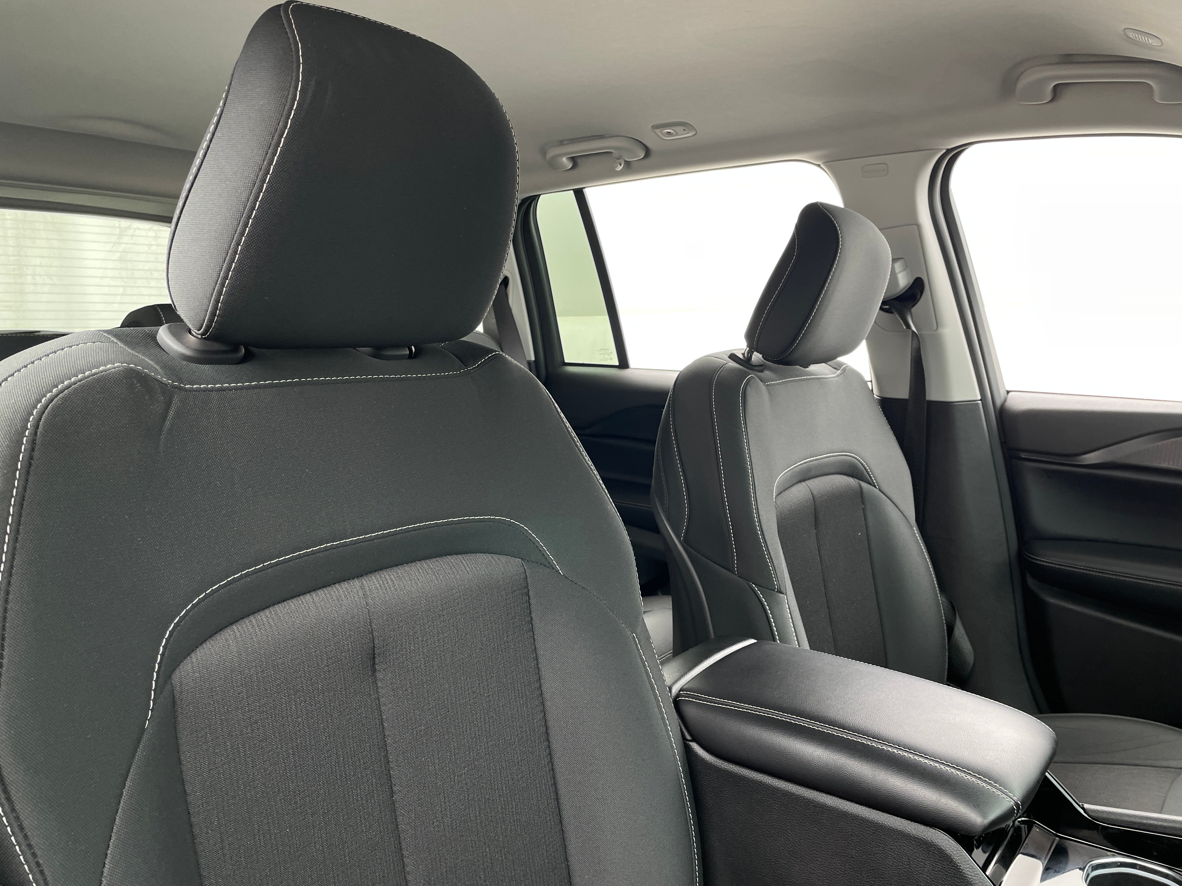 2023 Jeep Grand Cherokee Laredo 2