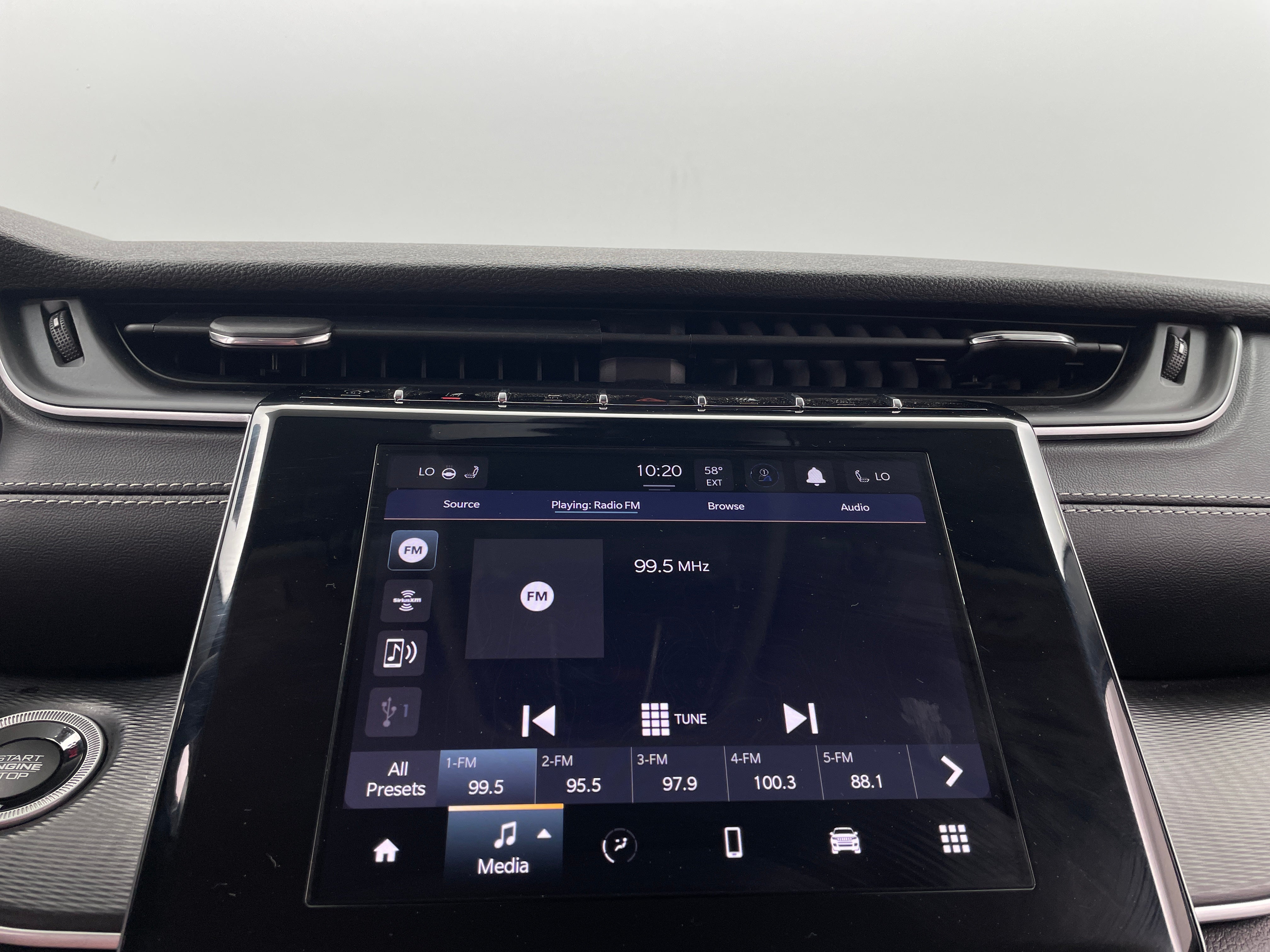 2023 Jeep Grand Cherokee Laredo 4