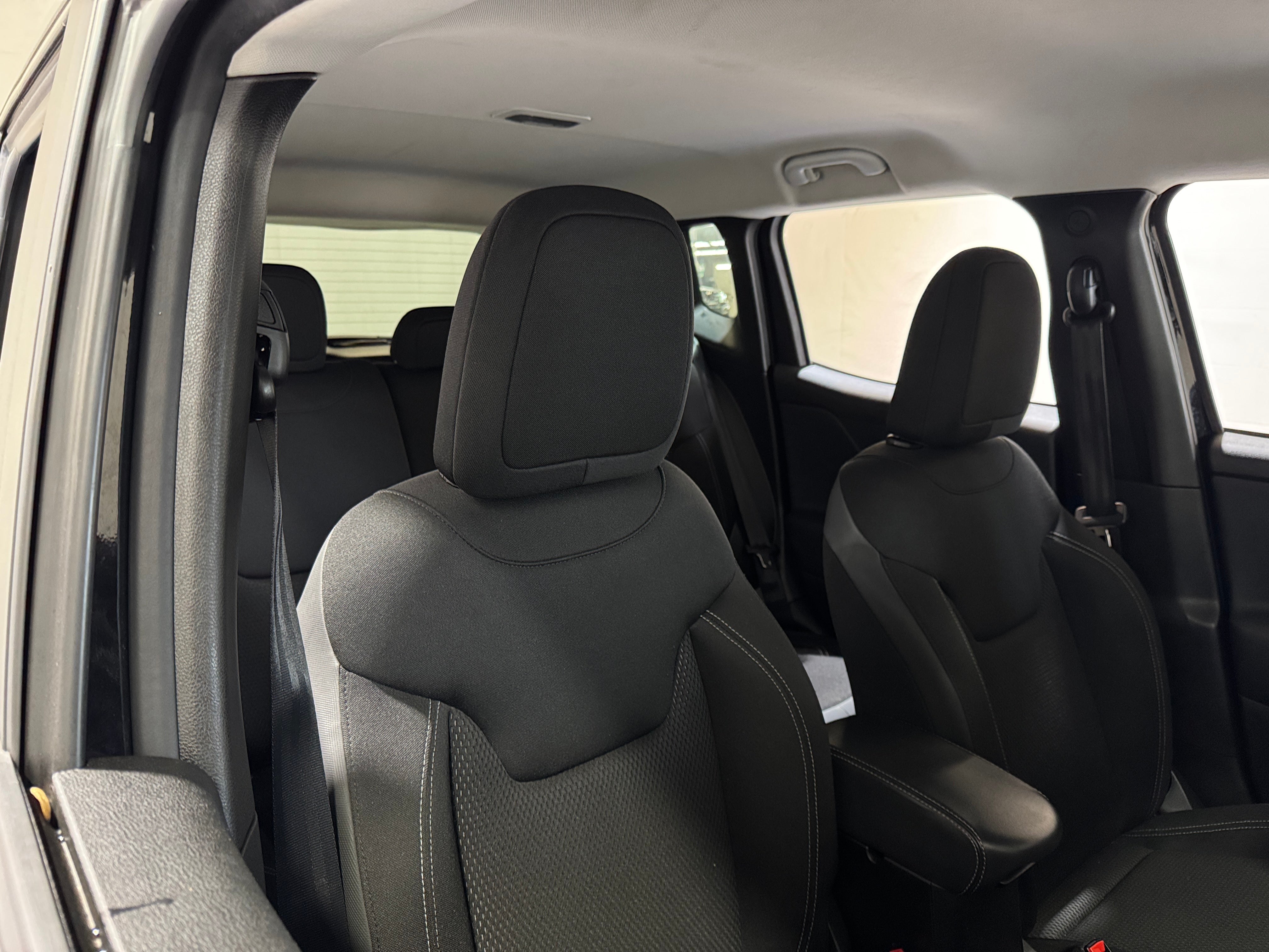 2023 Jeep Renegade Altitude 2
