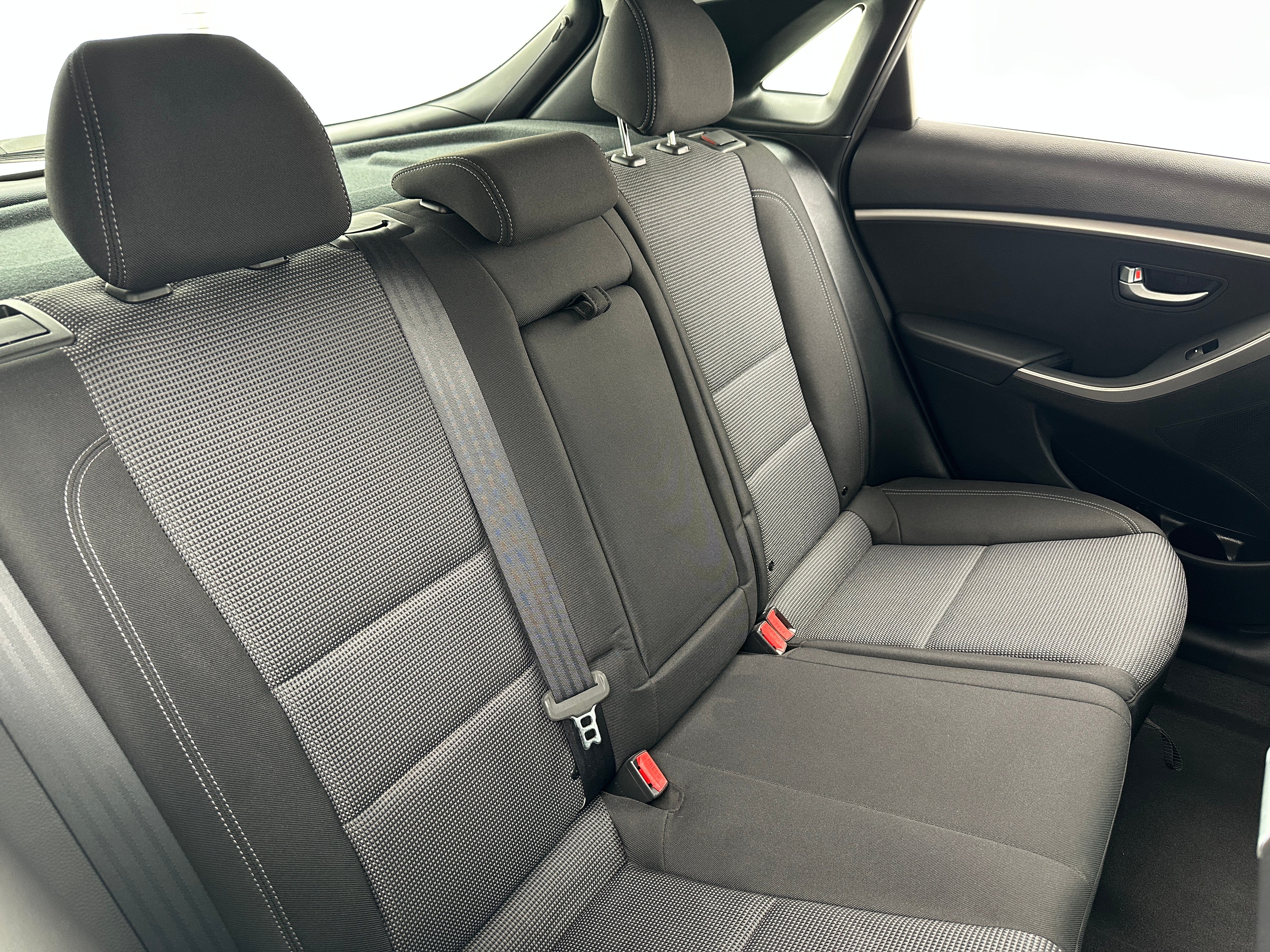 2017 Hyundai Elantra Base 6
