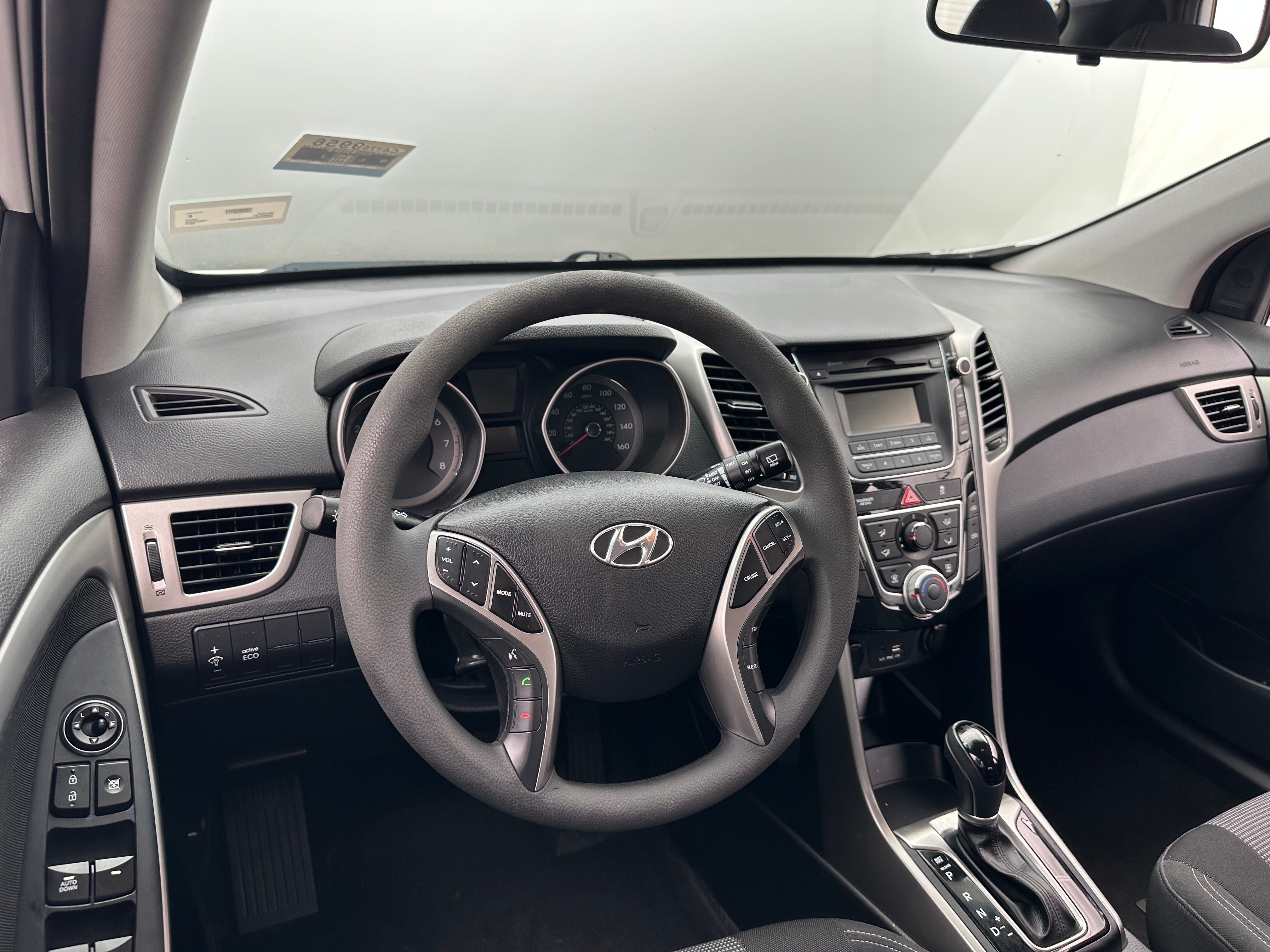2017 Hyundai Elantra Base 3