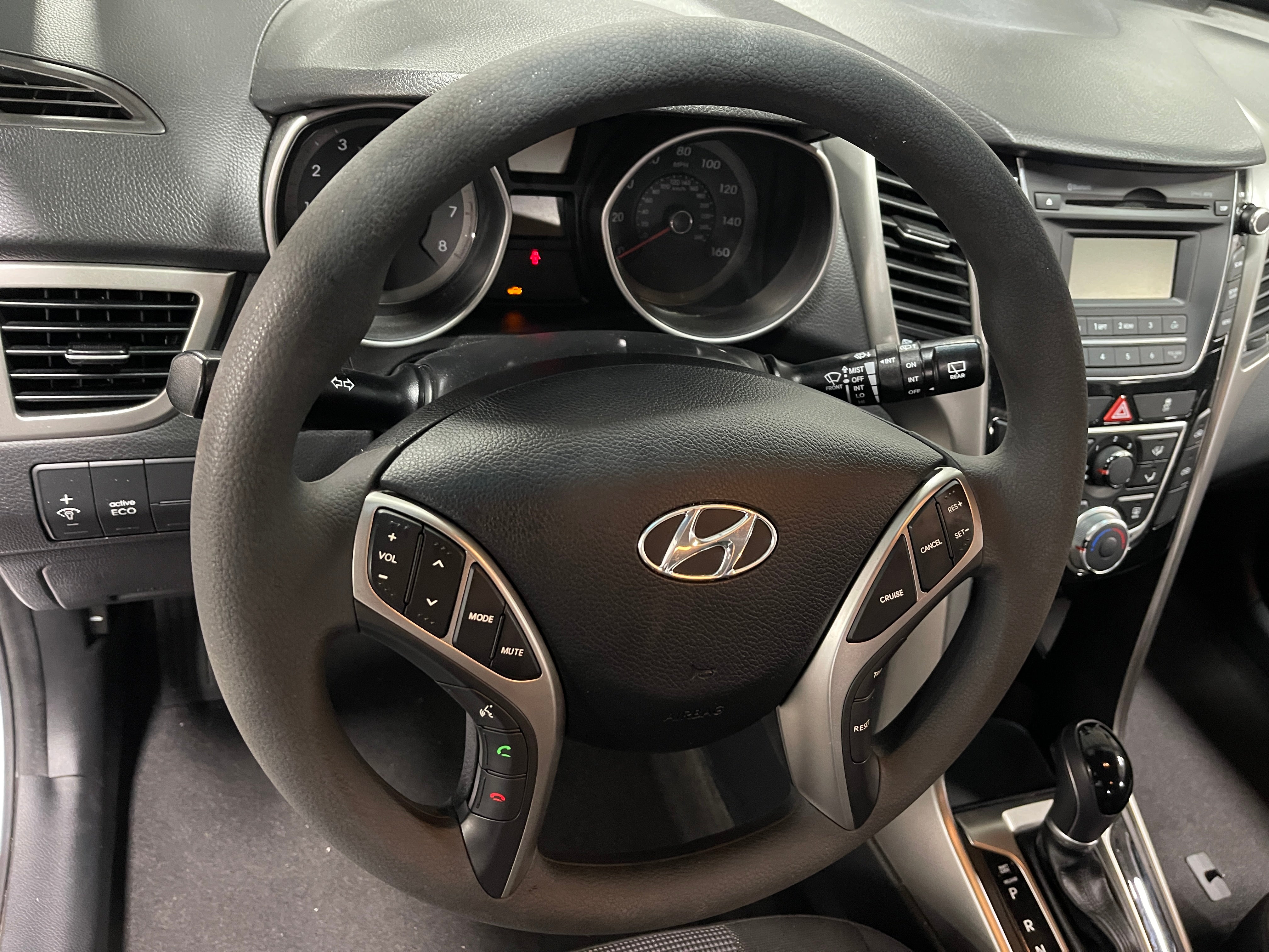 2017 Hyundai Elantra Base 5