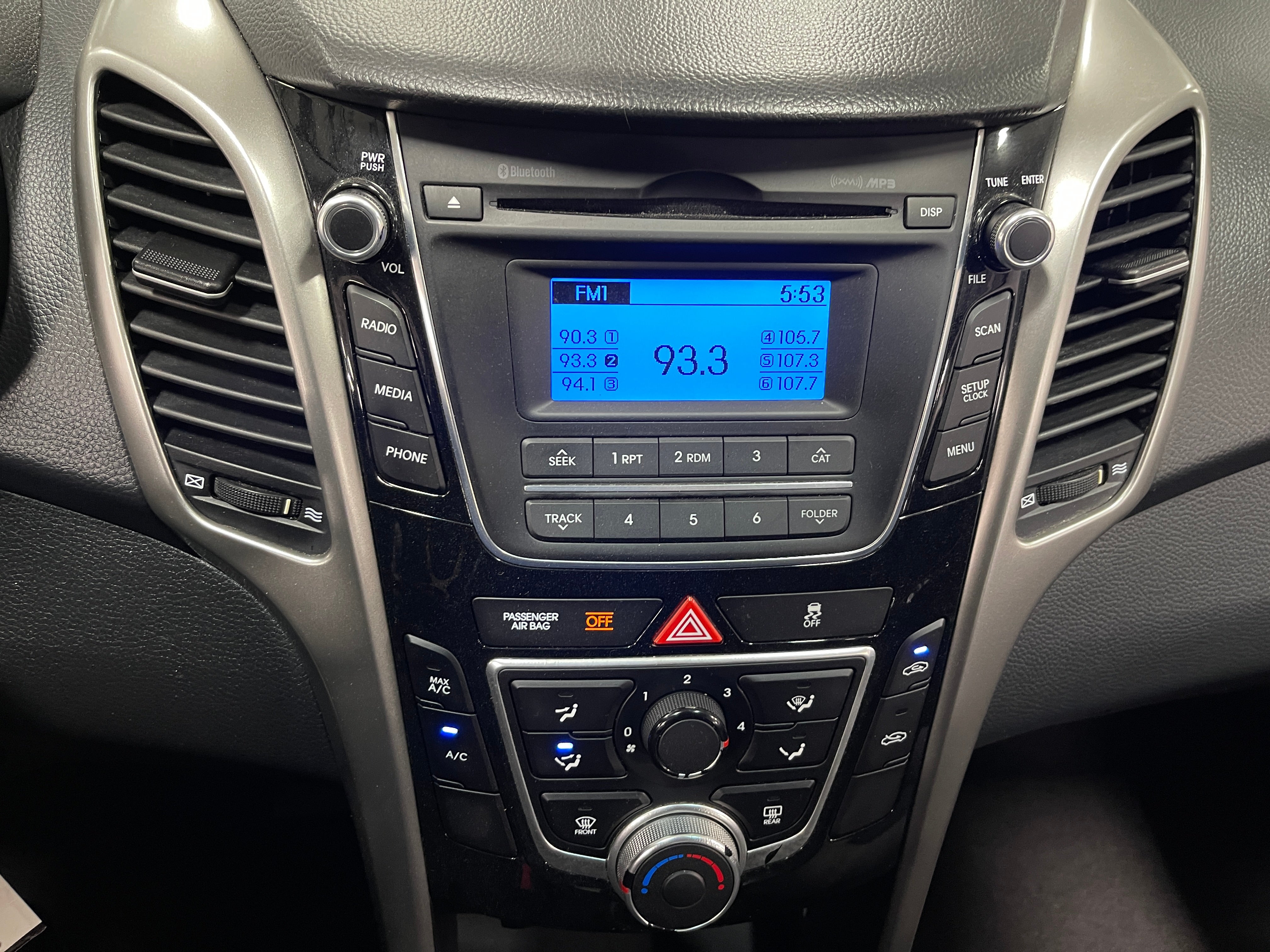 2017 Hyundai Elantra Base 4
