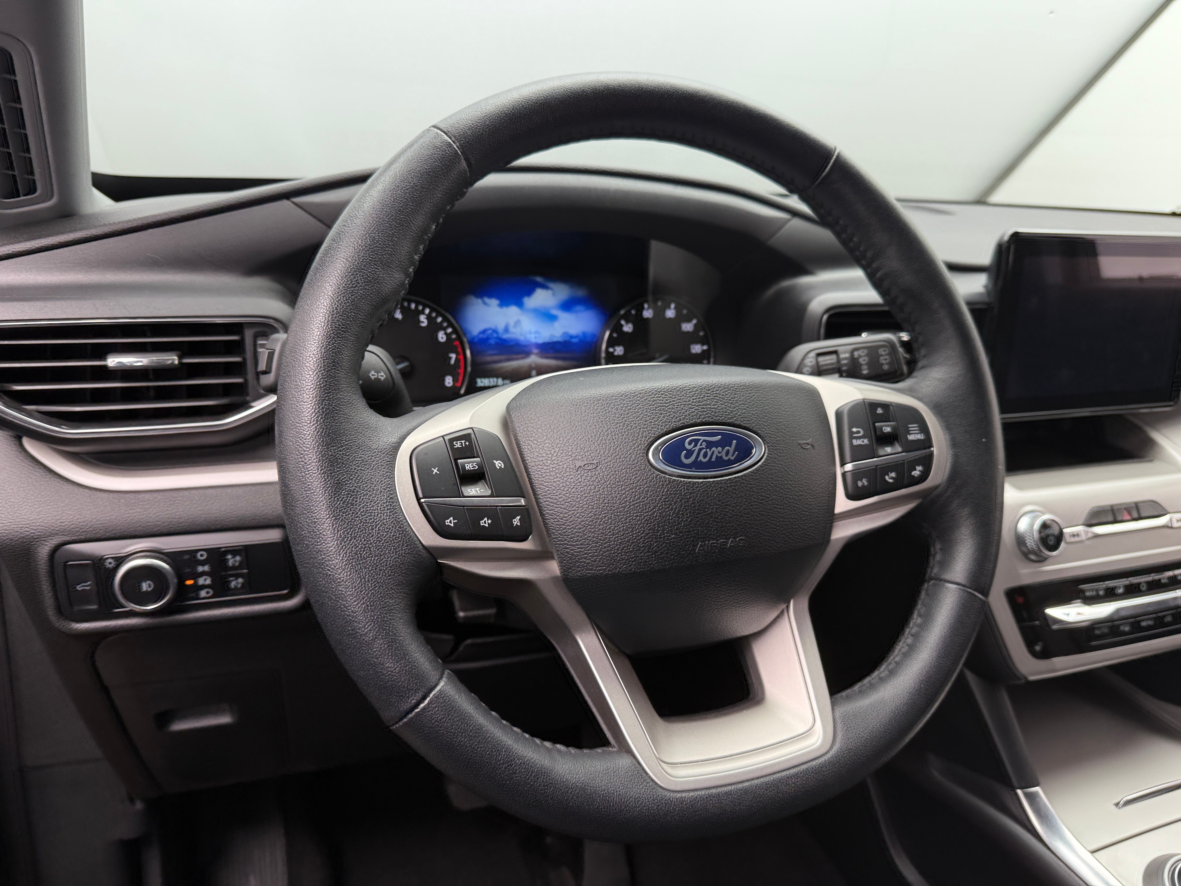 2024 Ford Explorer XLT 5