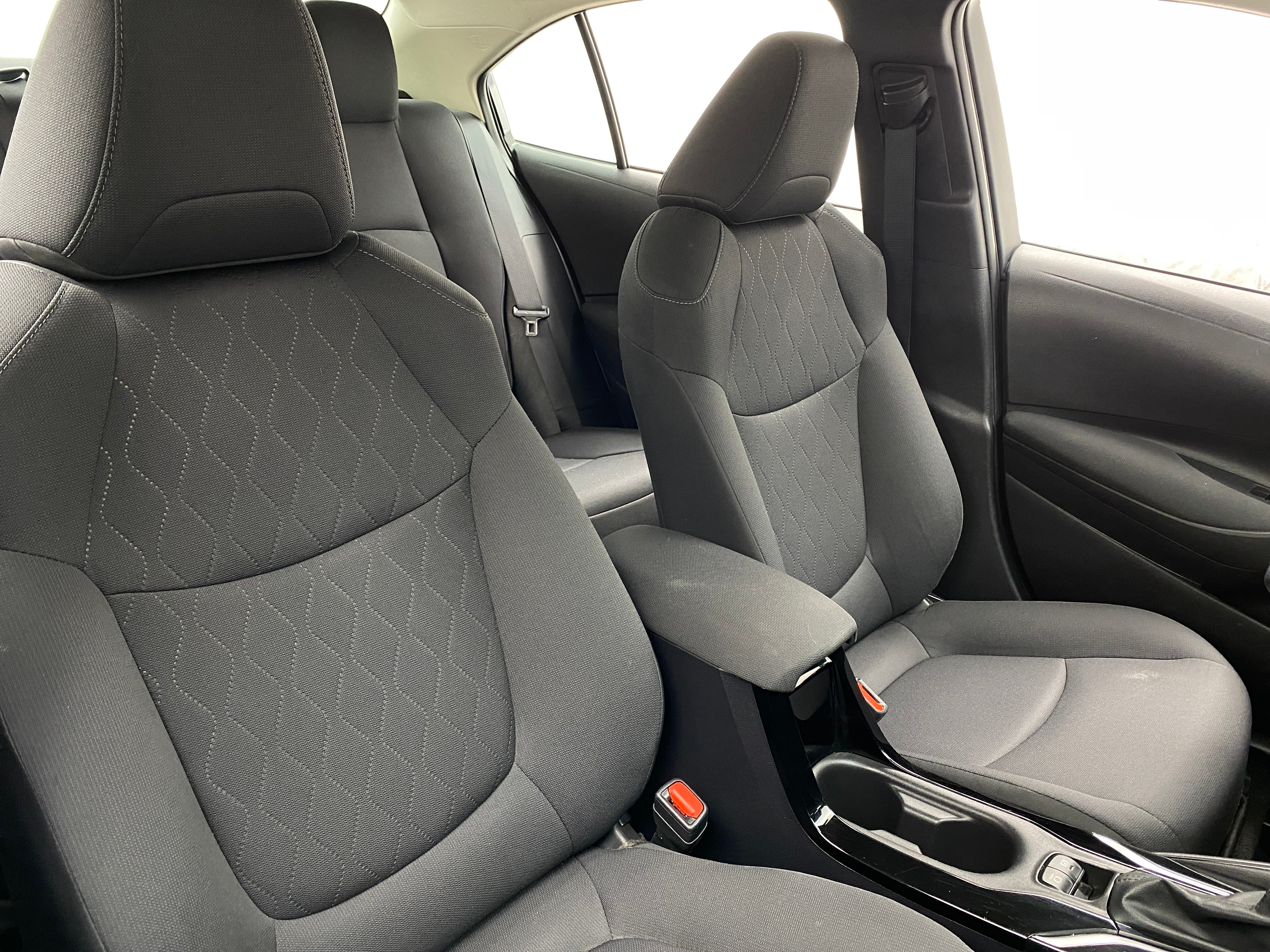 2022 Toyota Corolla LE 2