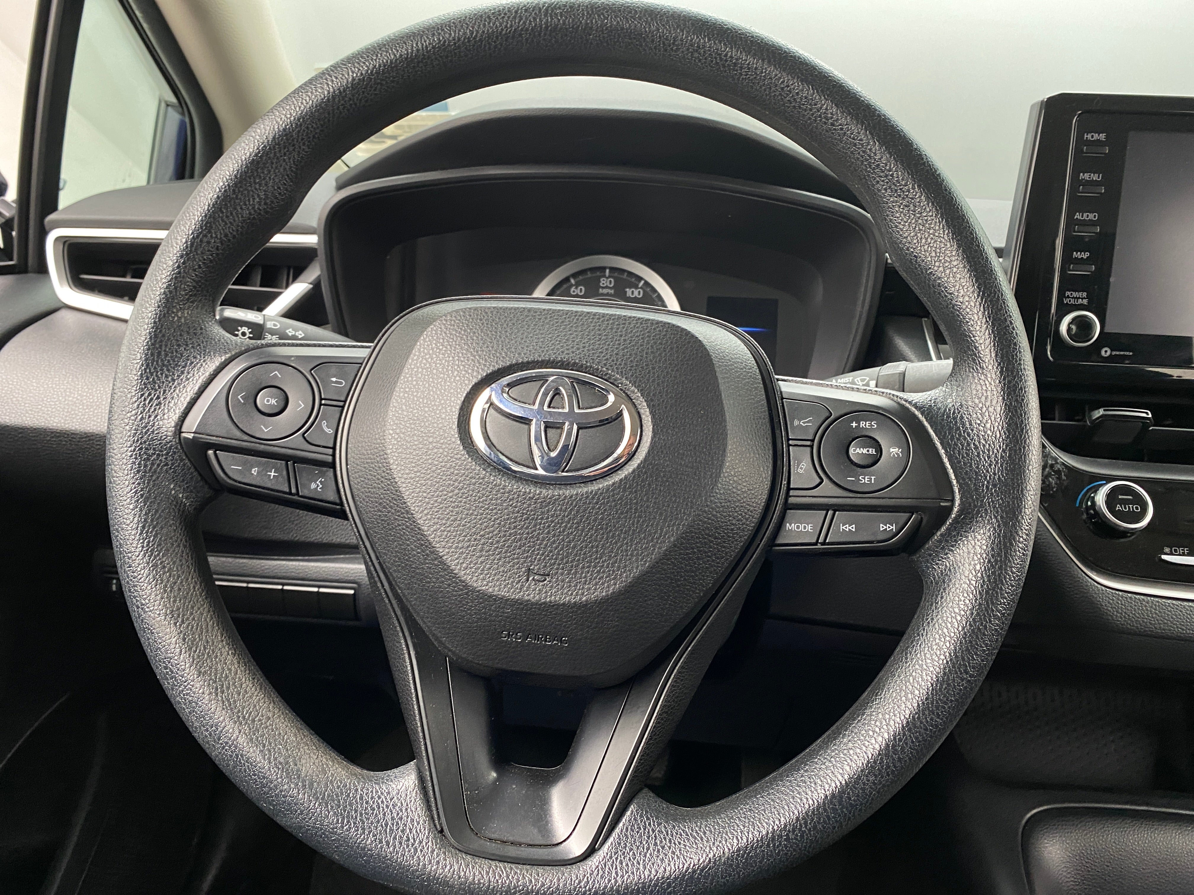 2022 Toyota Corolla LE 5