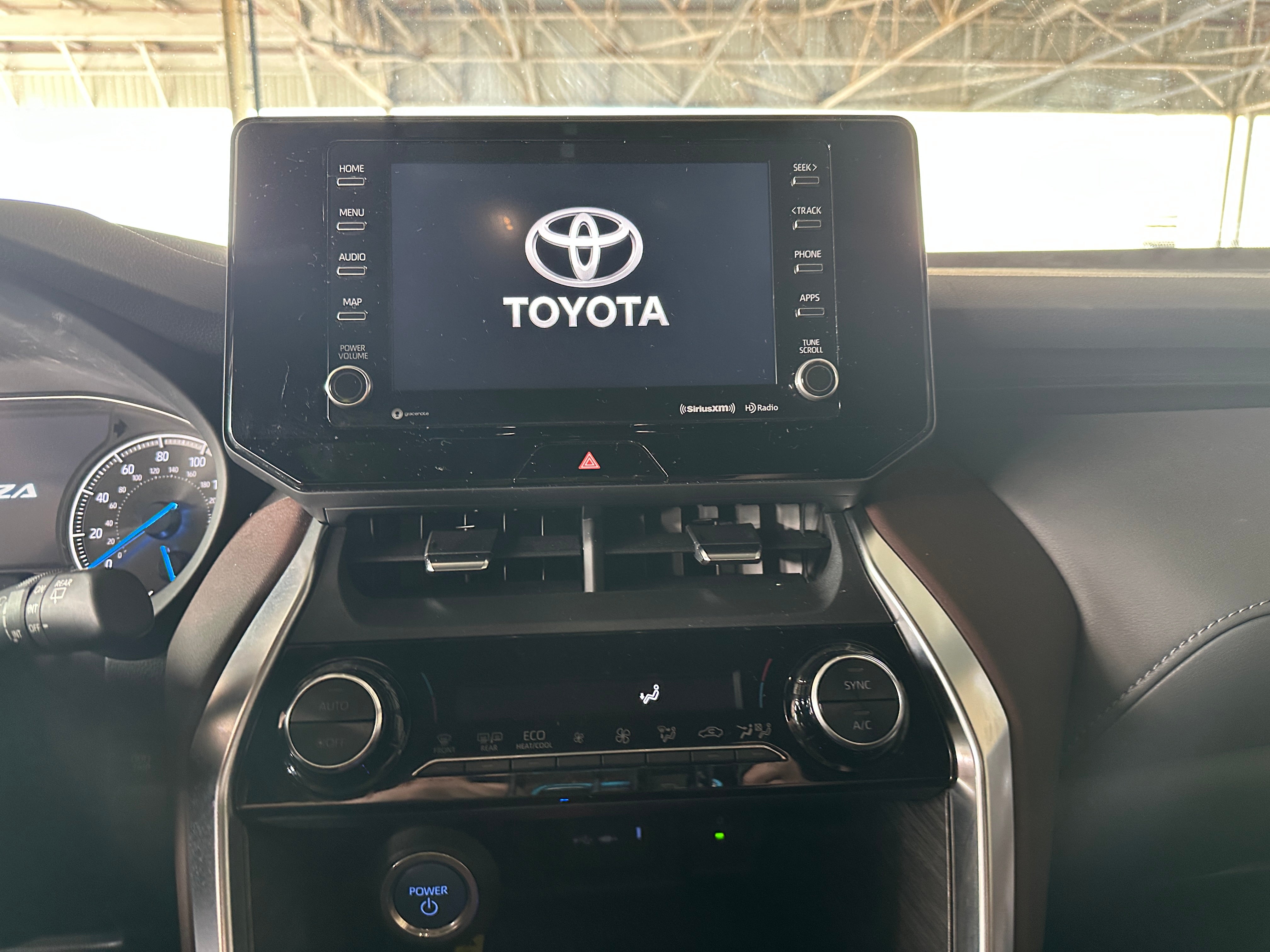 2022 Toyota Venza XLE 3