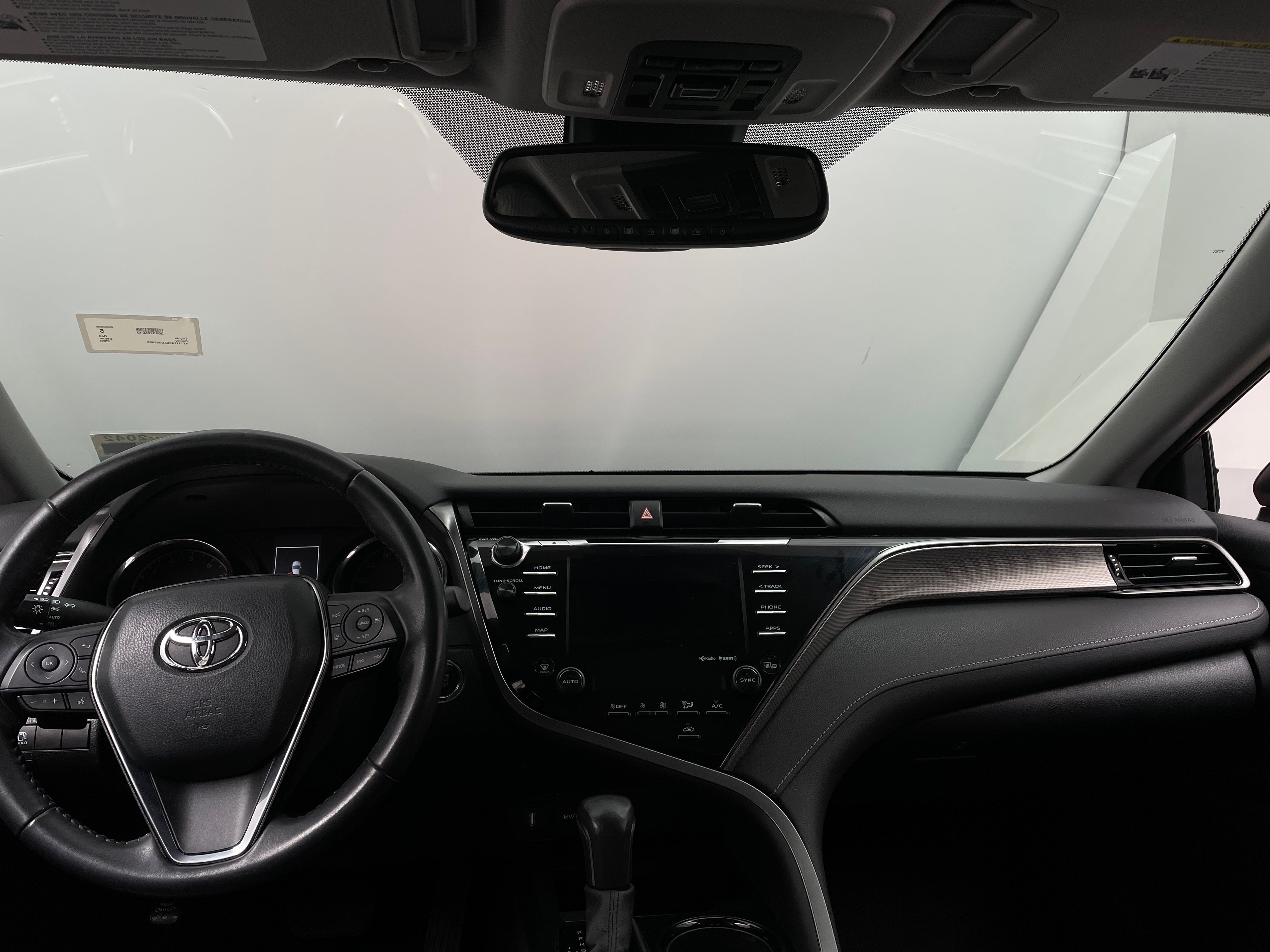 2020 Toyota Camry SE 2