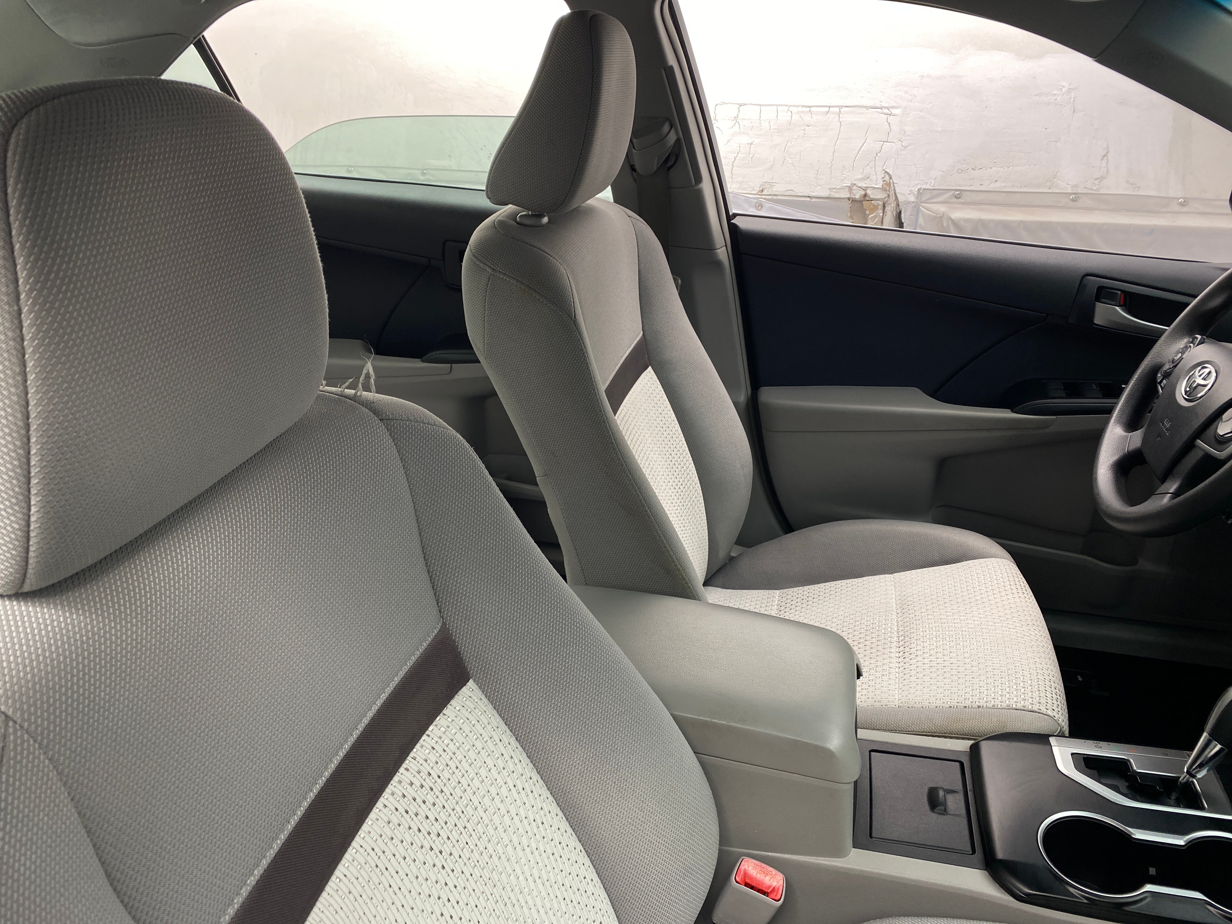 2014 Toyota Camry LE 2