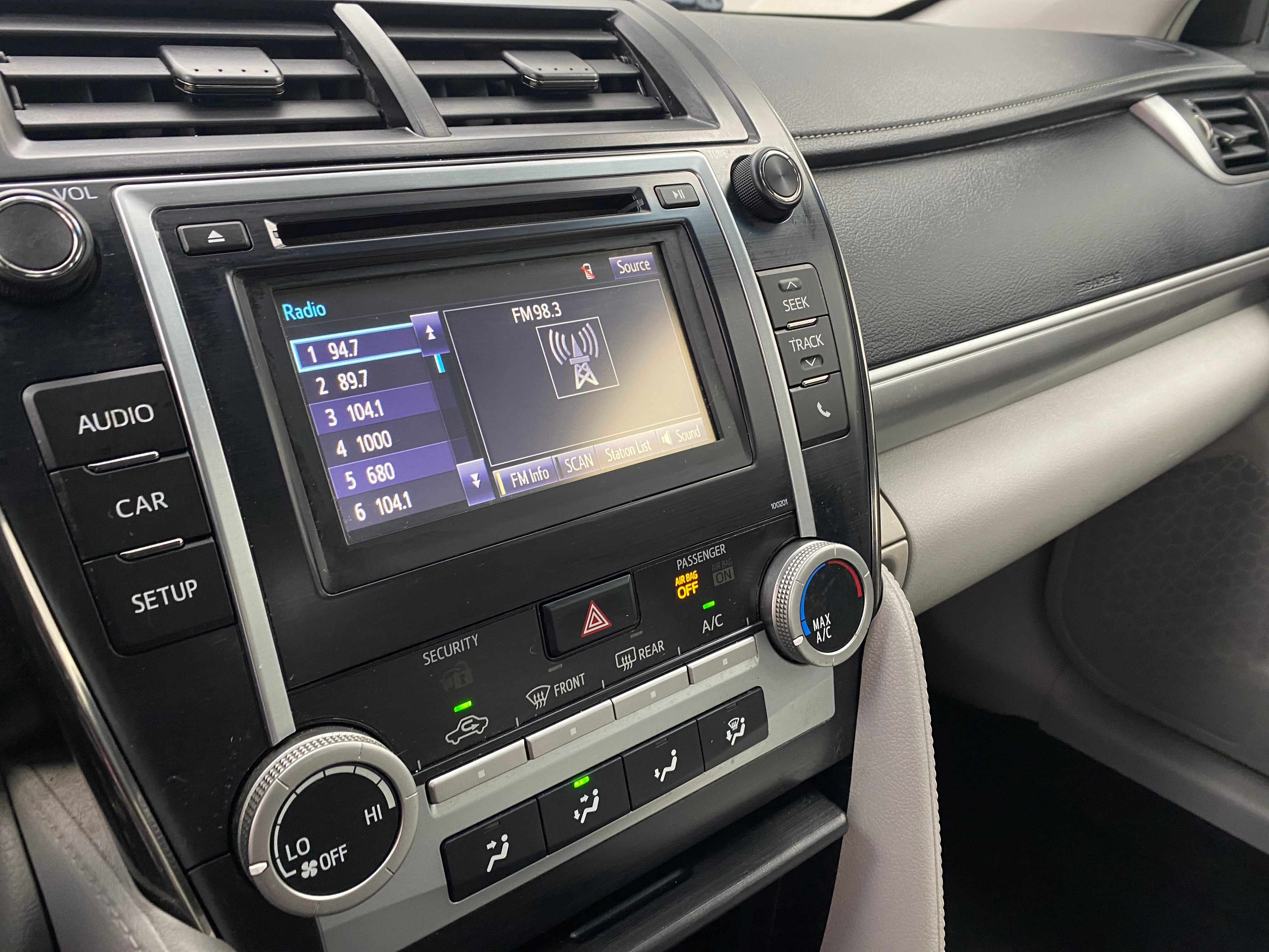 2014 Toyota Camry LE 4