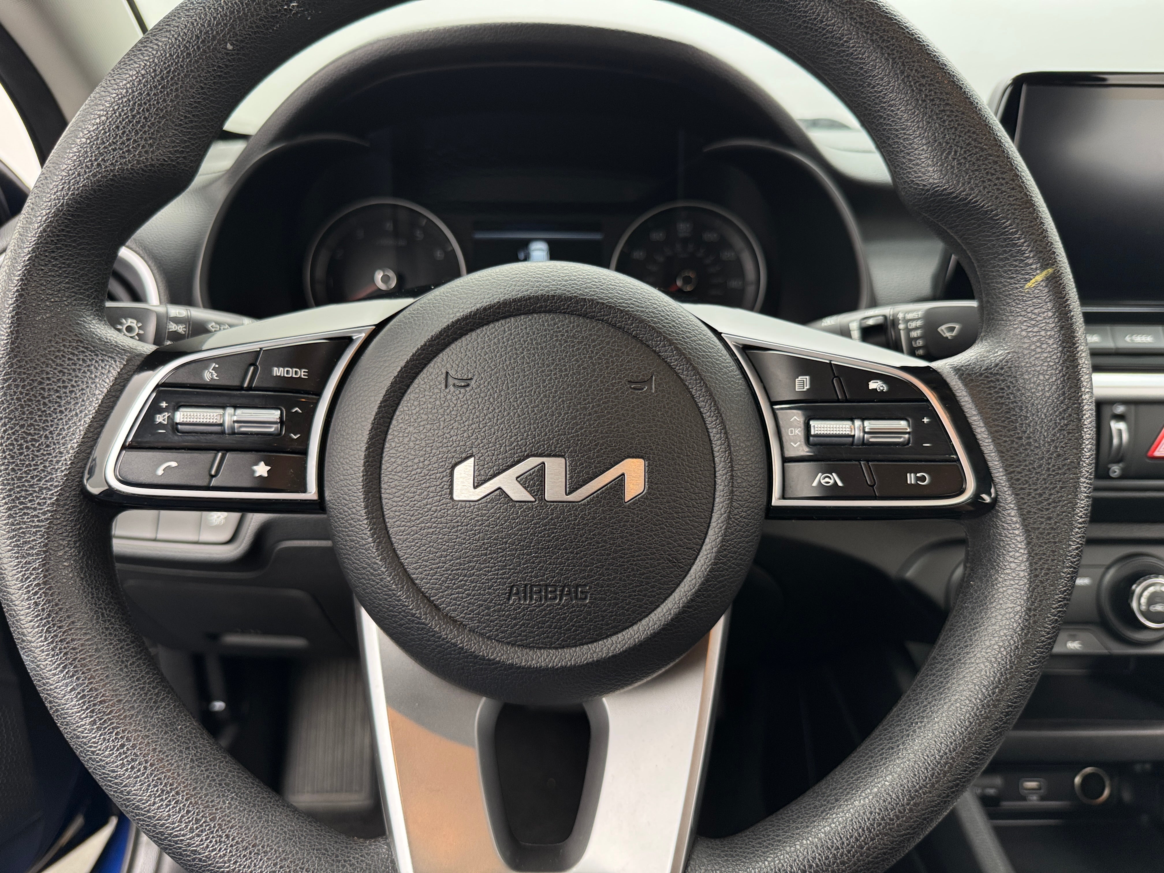 2023 Kia Forte LXS 5