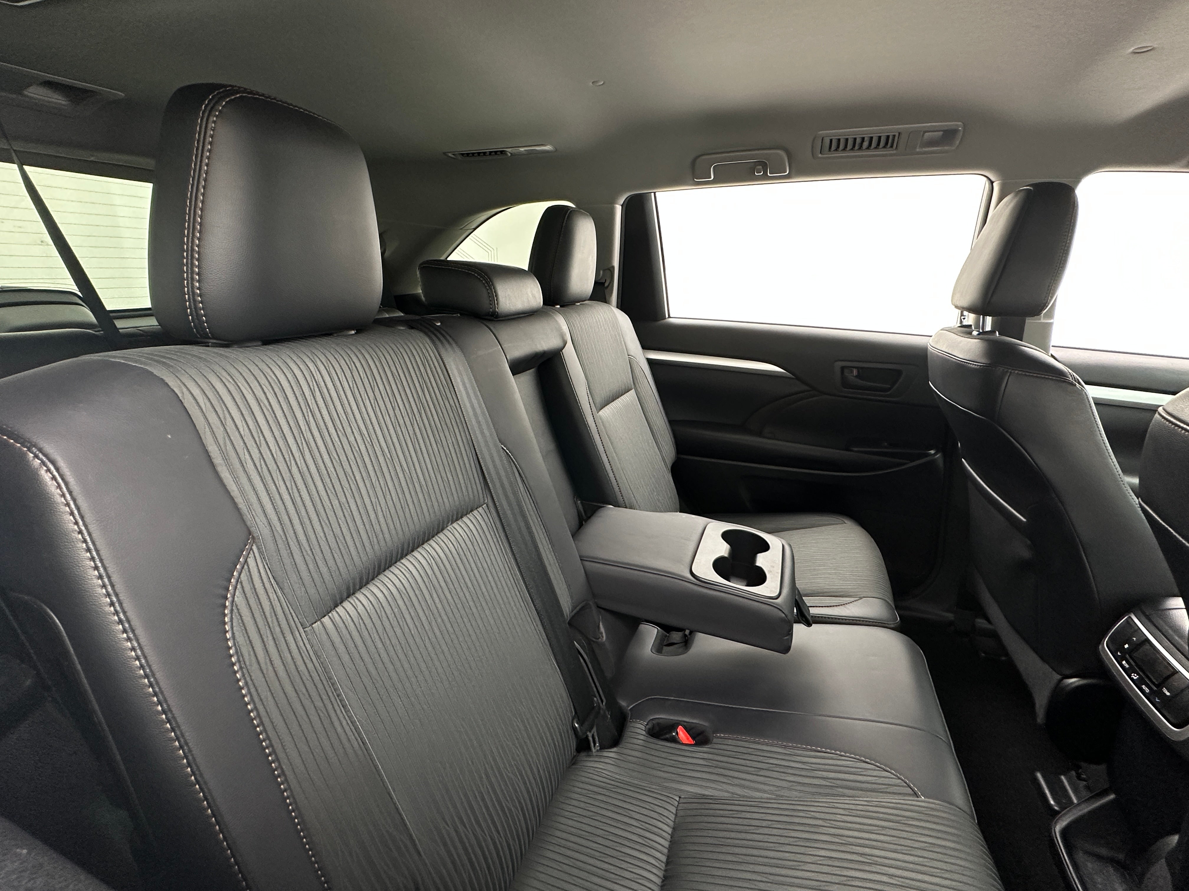 2016 Toyota Highlander Plus 6