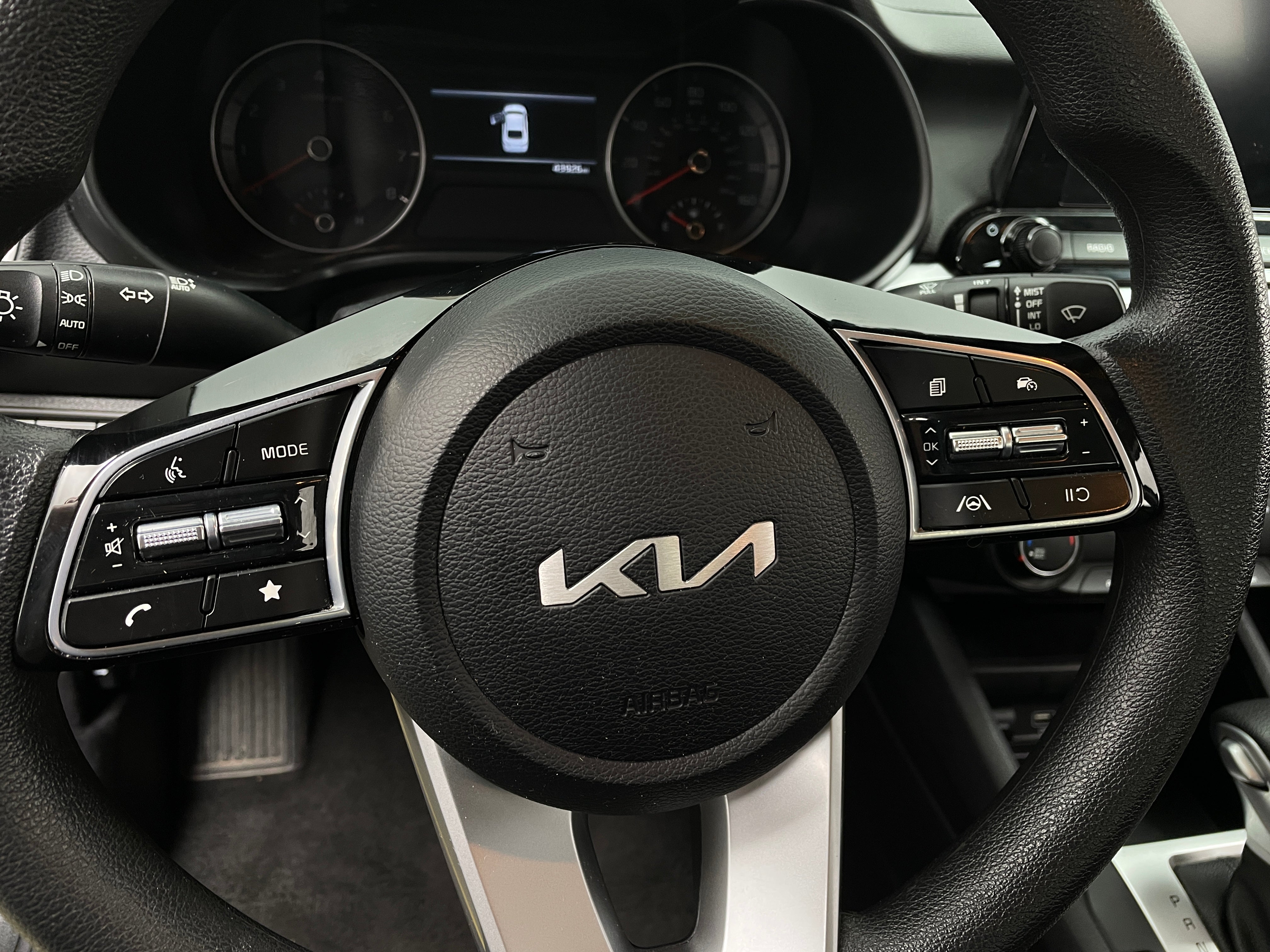 2023 Kia Forte LXS 5