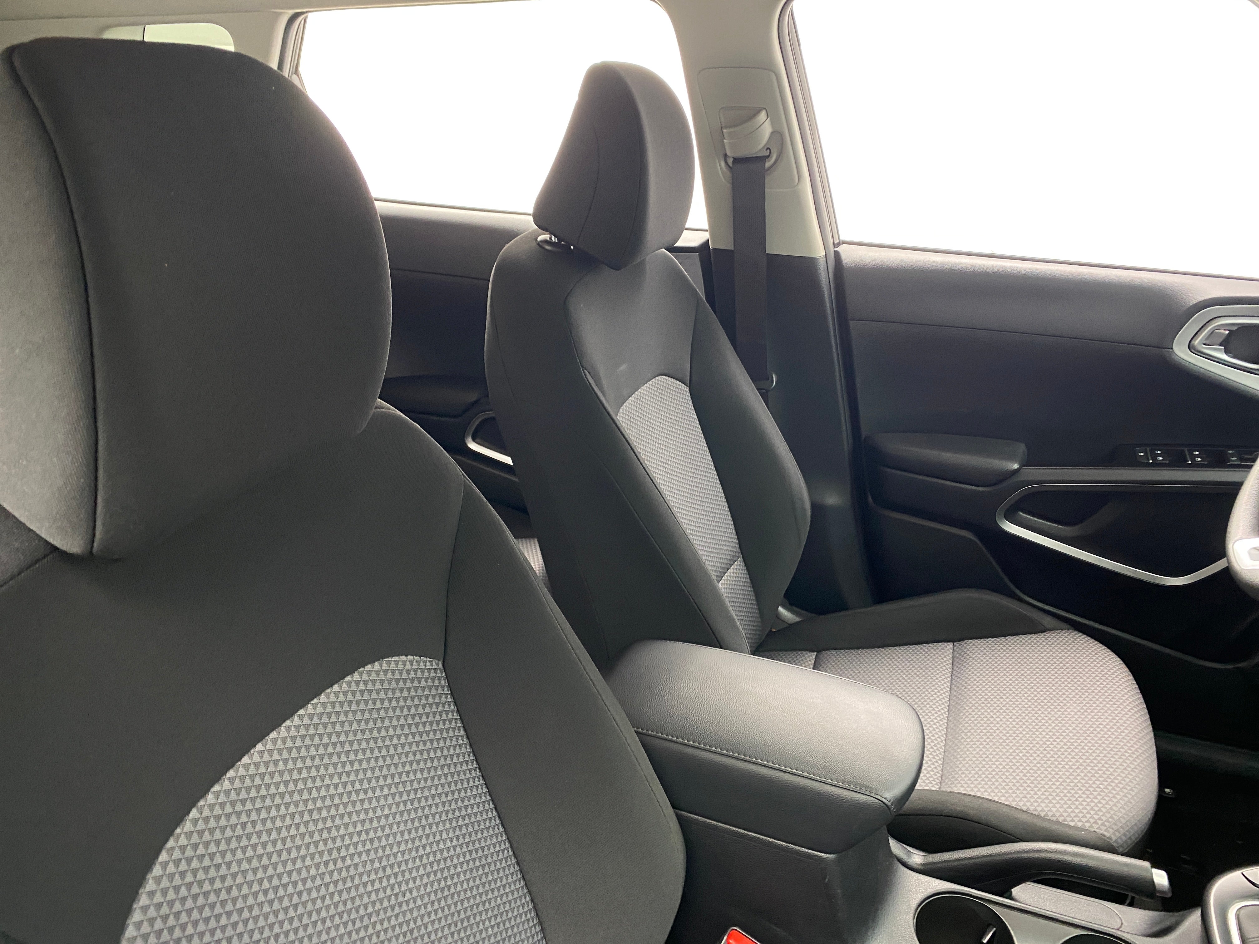 2022 Kia Soul LX 2