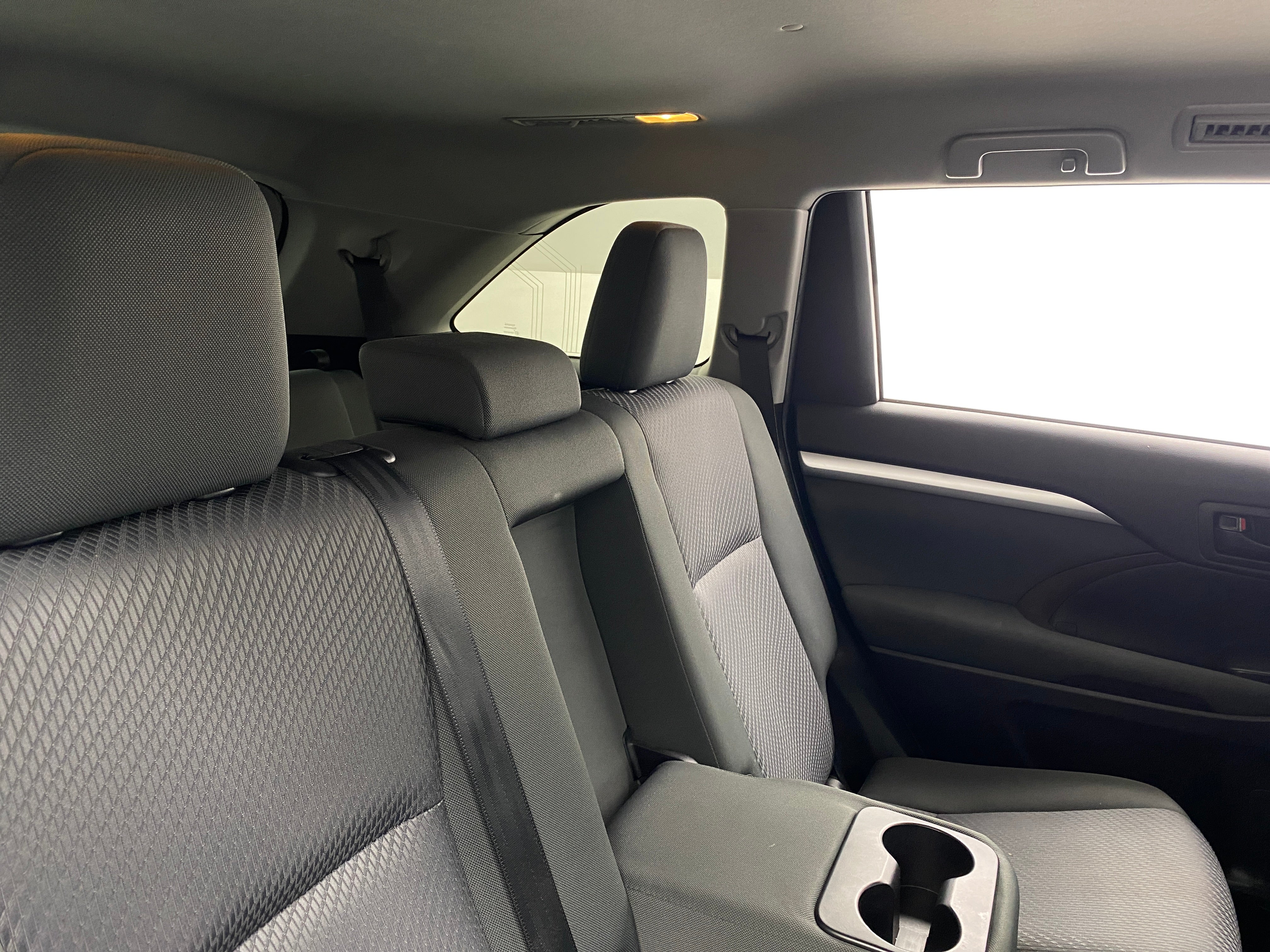 2019 Toyota Highlander LE 6