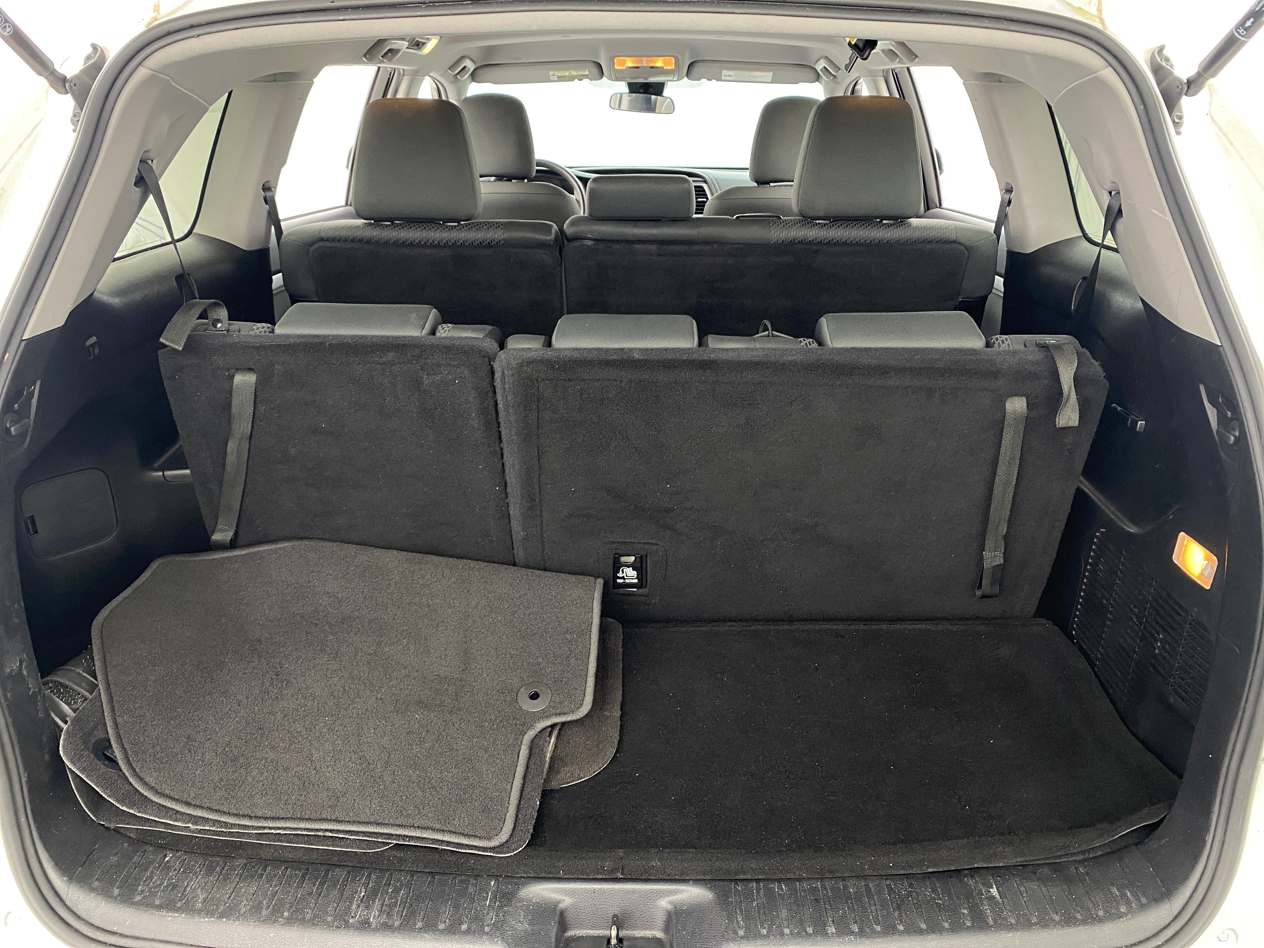2019 Toyota Highlander LE 7