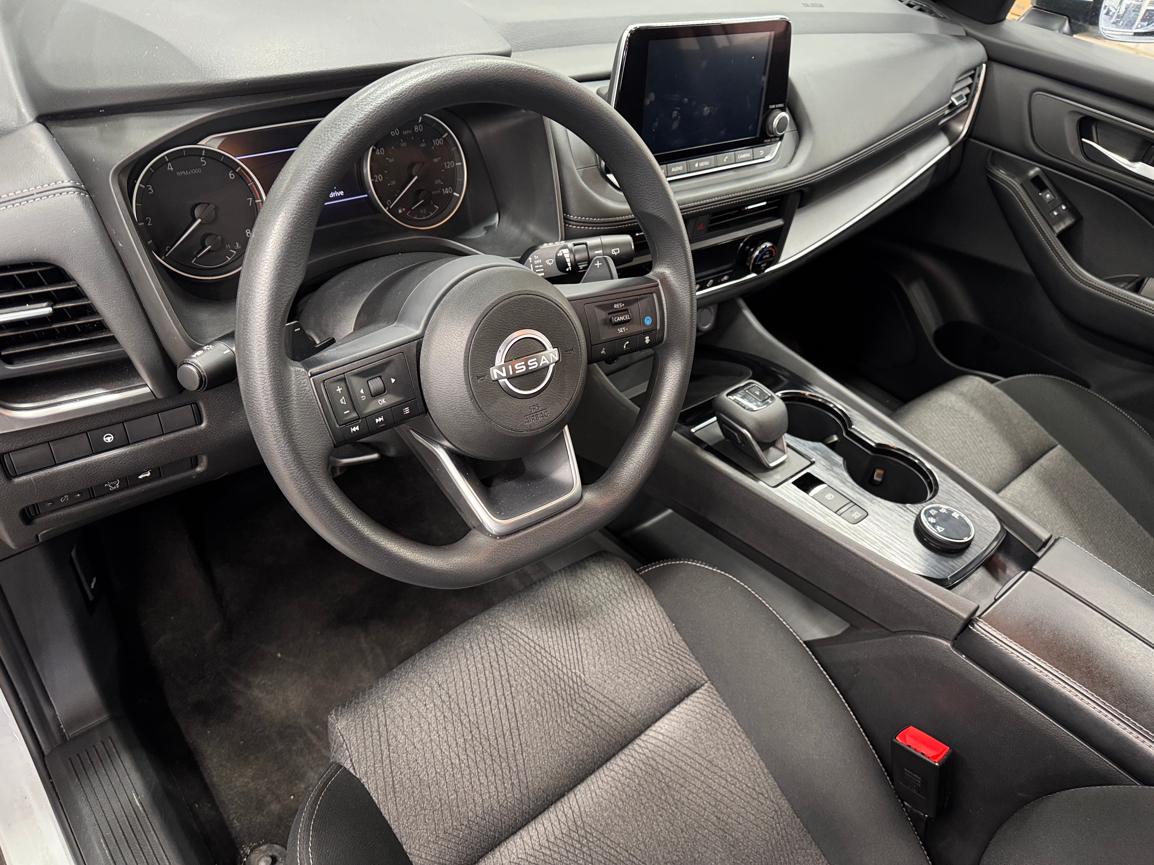 2024 Nissan Rogue SV 3