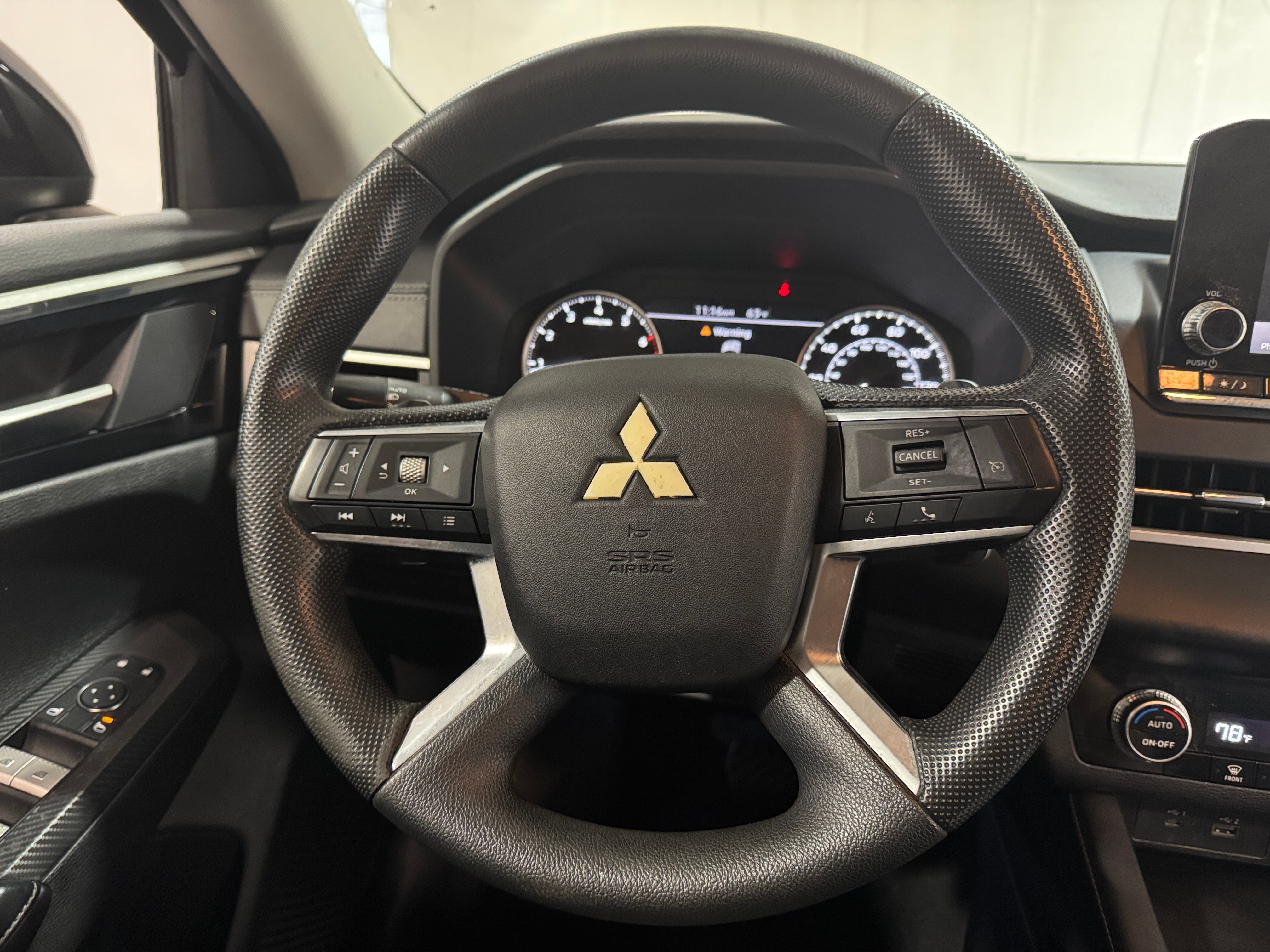 2023 Mitsubishi Outlander ES 5