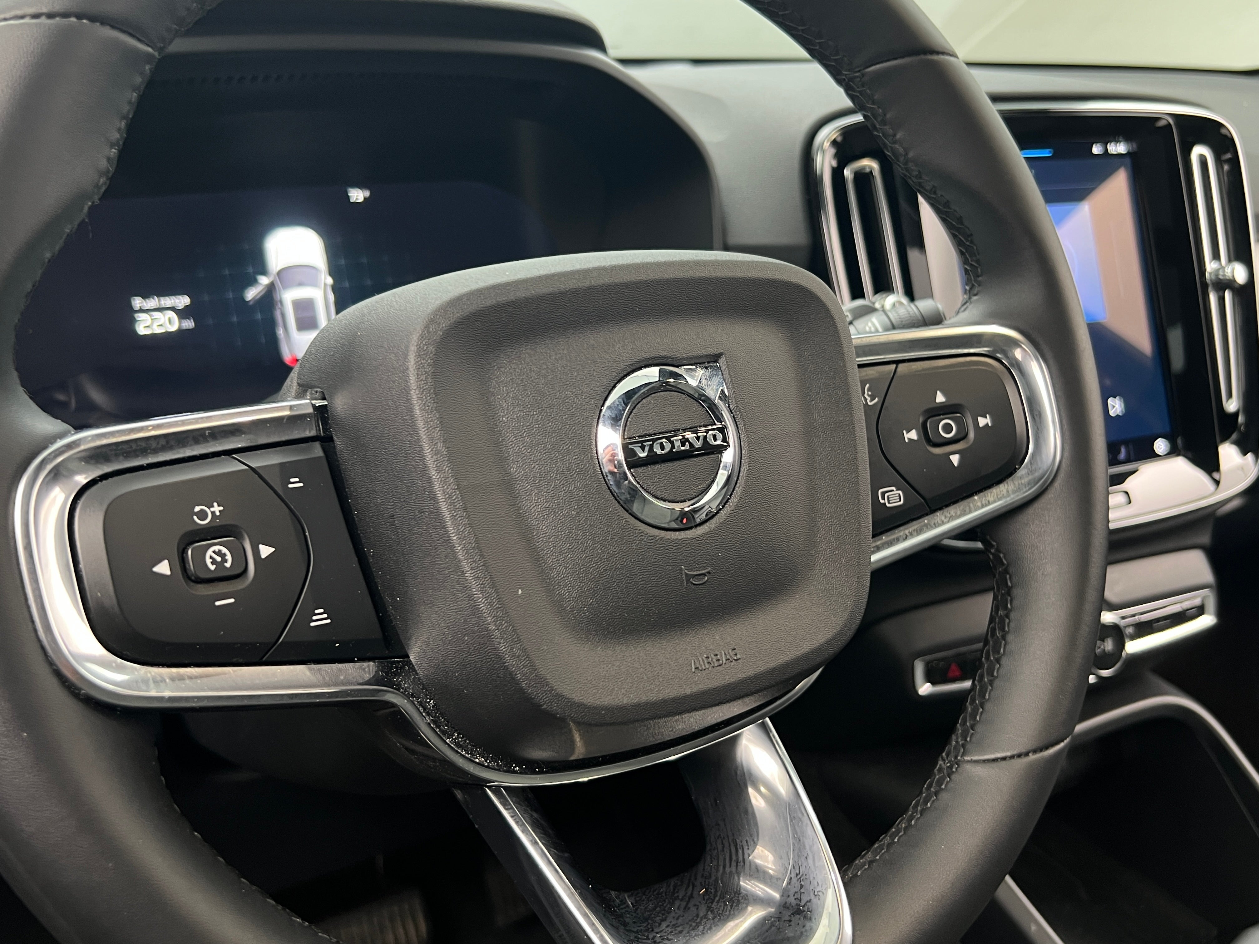 2024 Volvo XC40 B5 Core 5