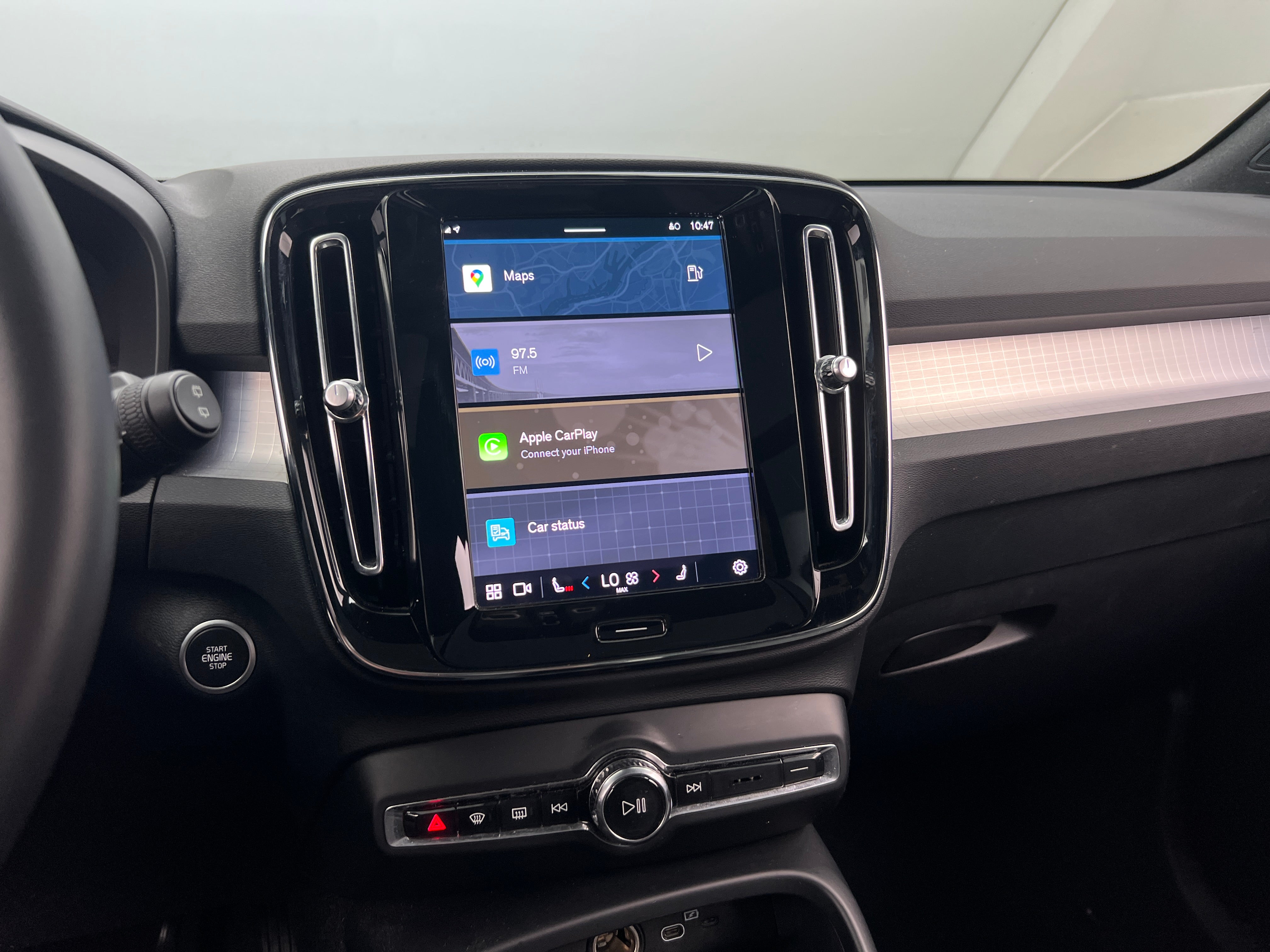 2024 Volvo XC40 B5 Core 4