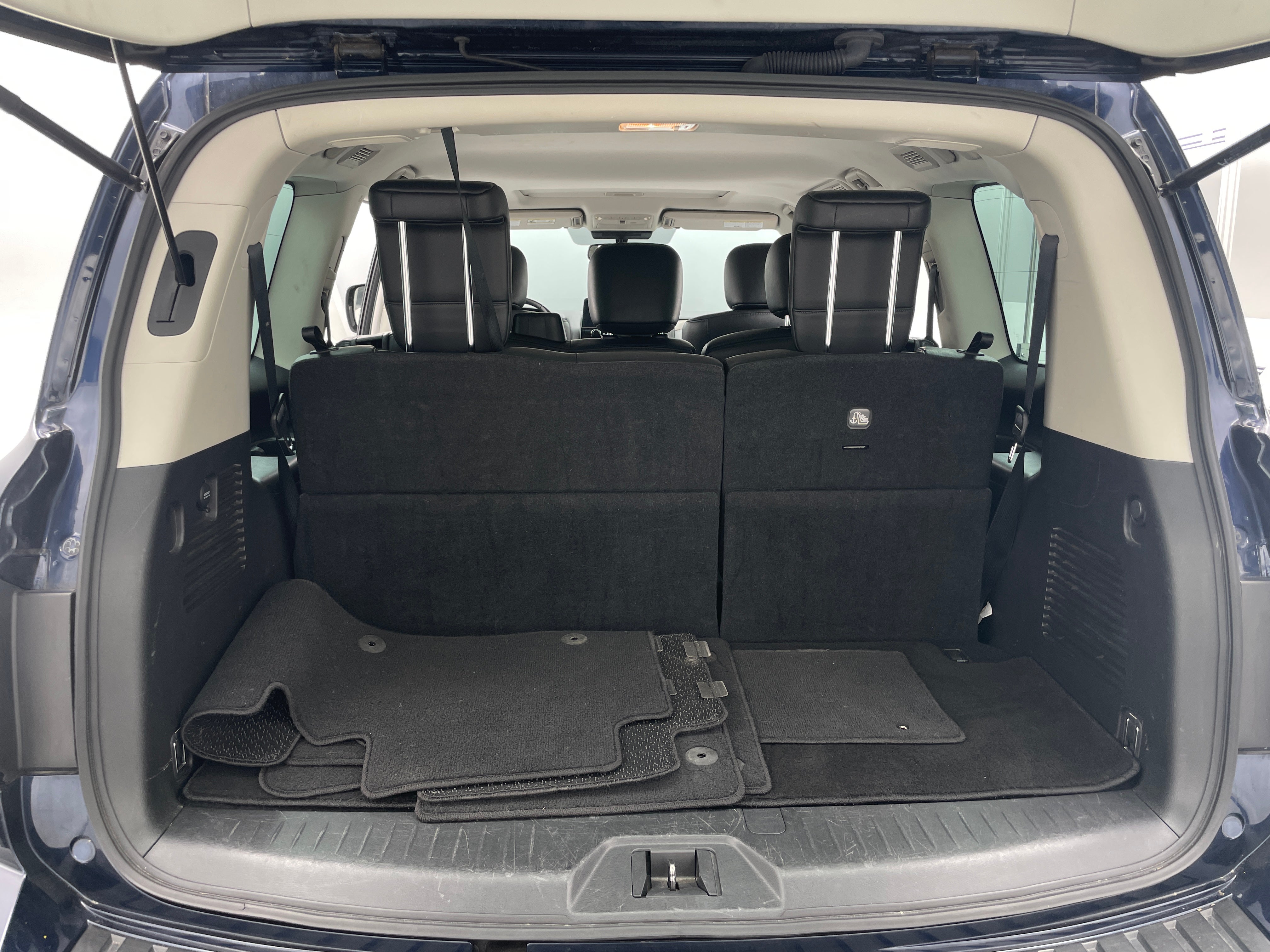 2023 Nissan Armada SL 6