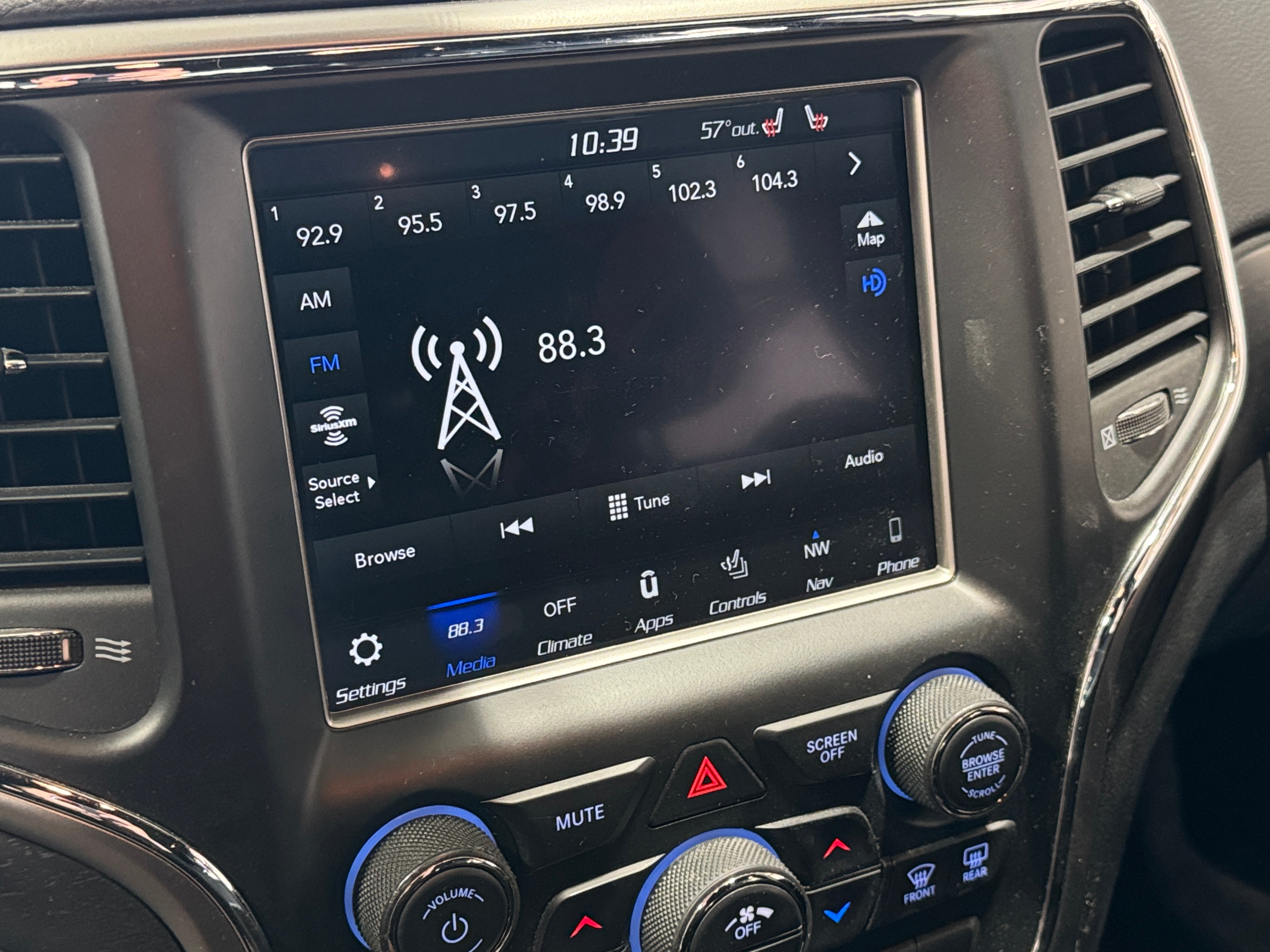 2018 Jeep Grand Cherokee Altitude 4