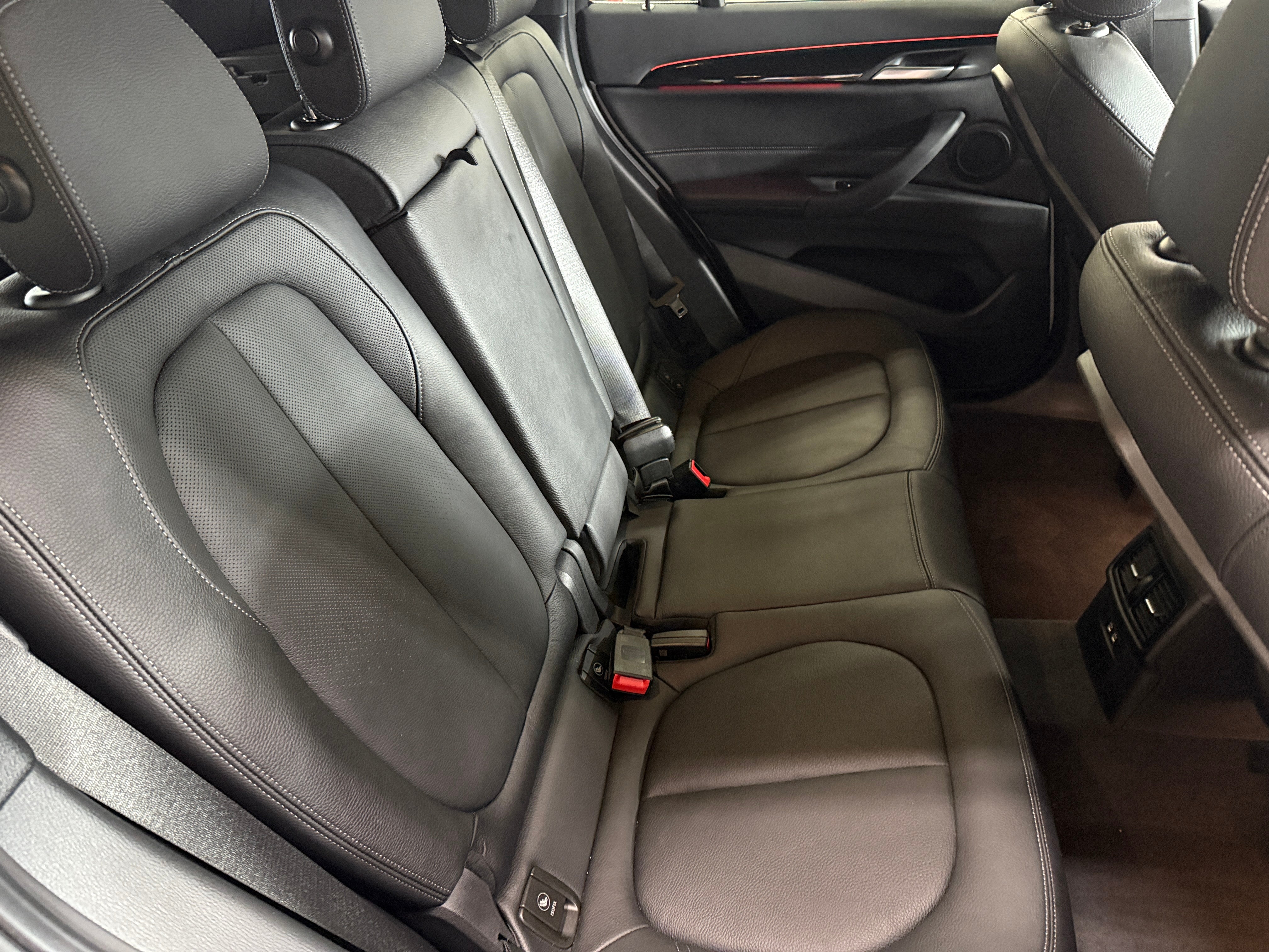 2021 BMW X1 xDrive28i 5