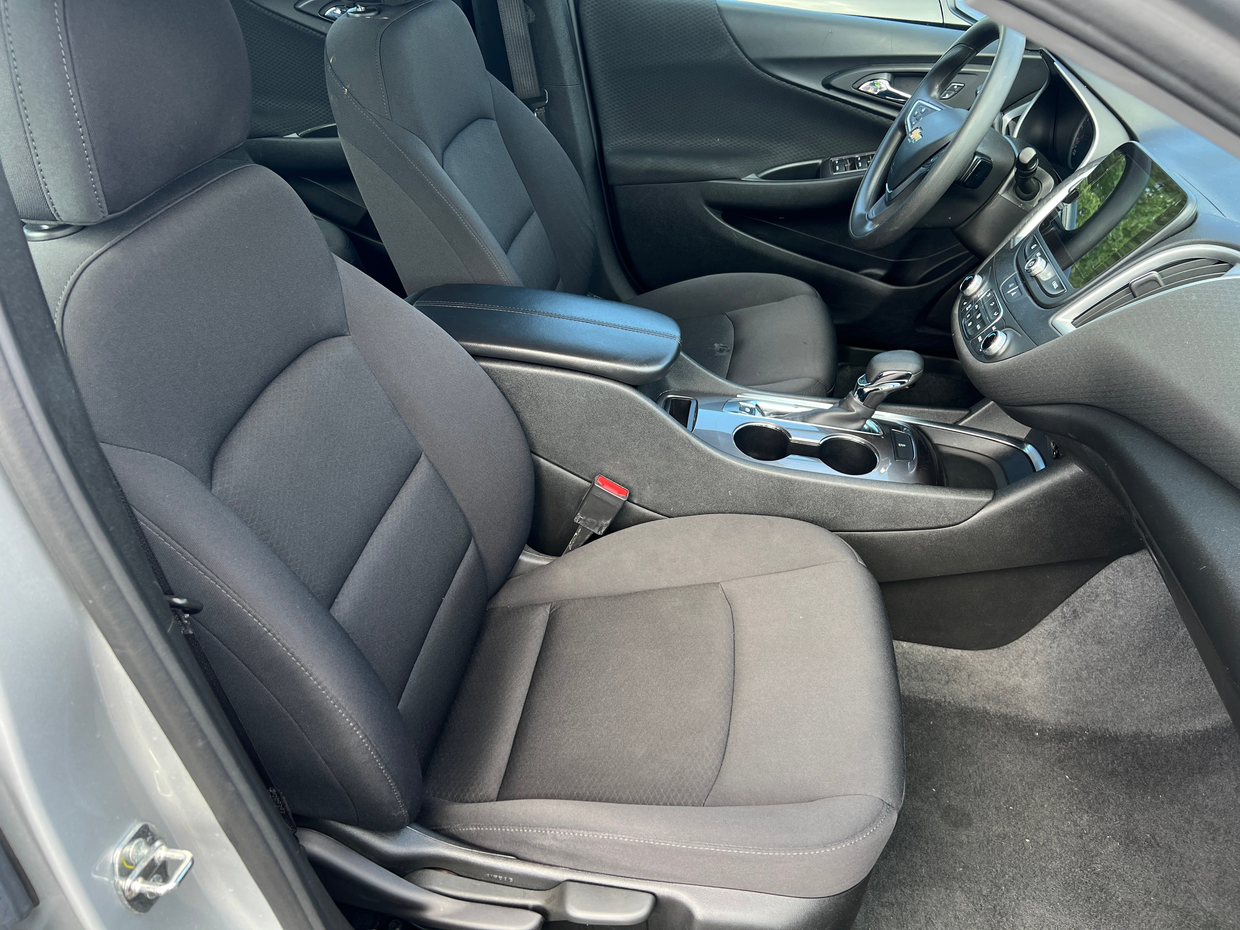 2022 Chevrolet Malibu LT 2