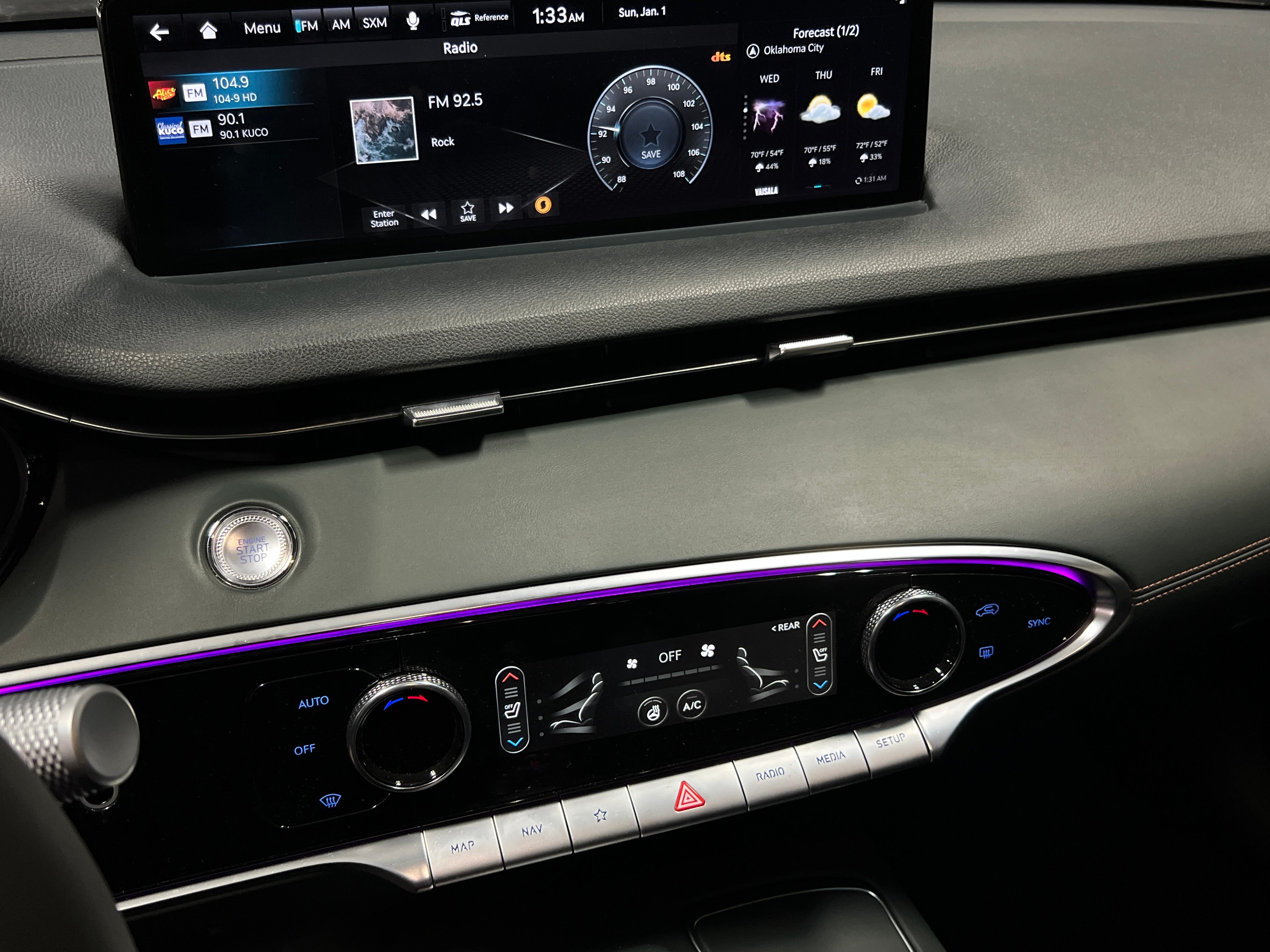 2023 Genesis GV70 Standard 3