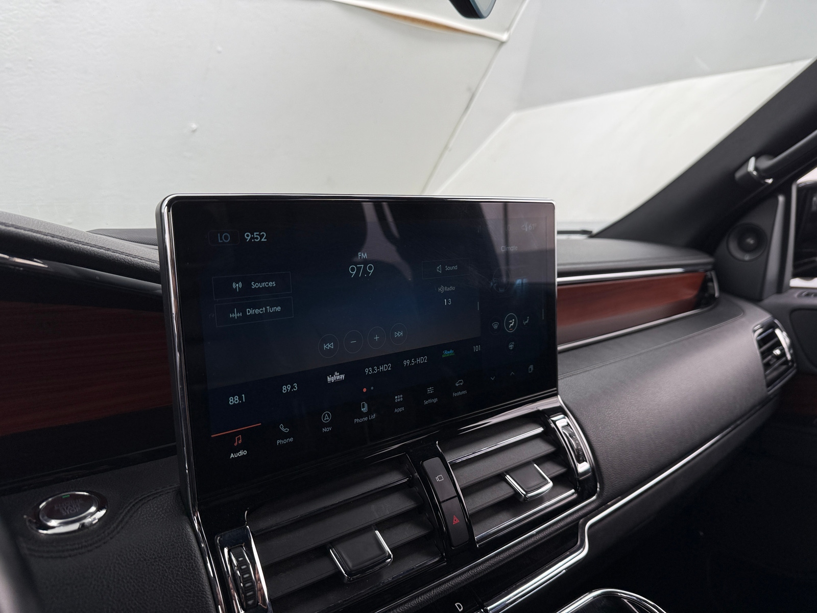 Thumbnail: 2022 Lincoln Navigator L - 3