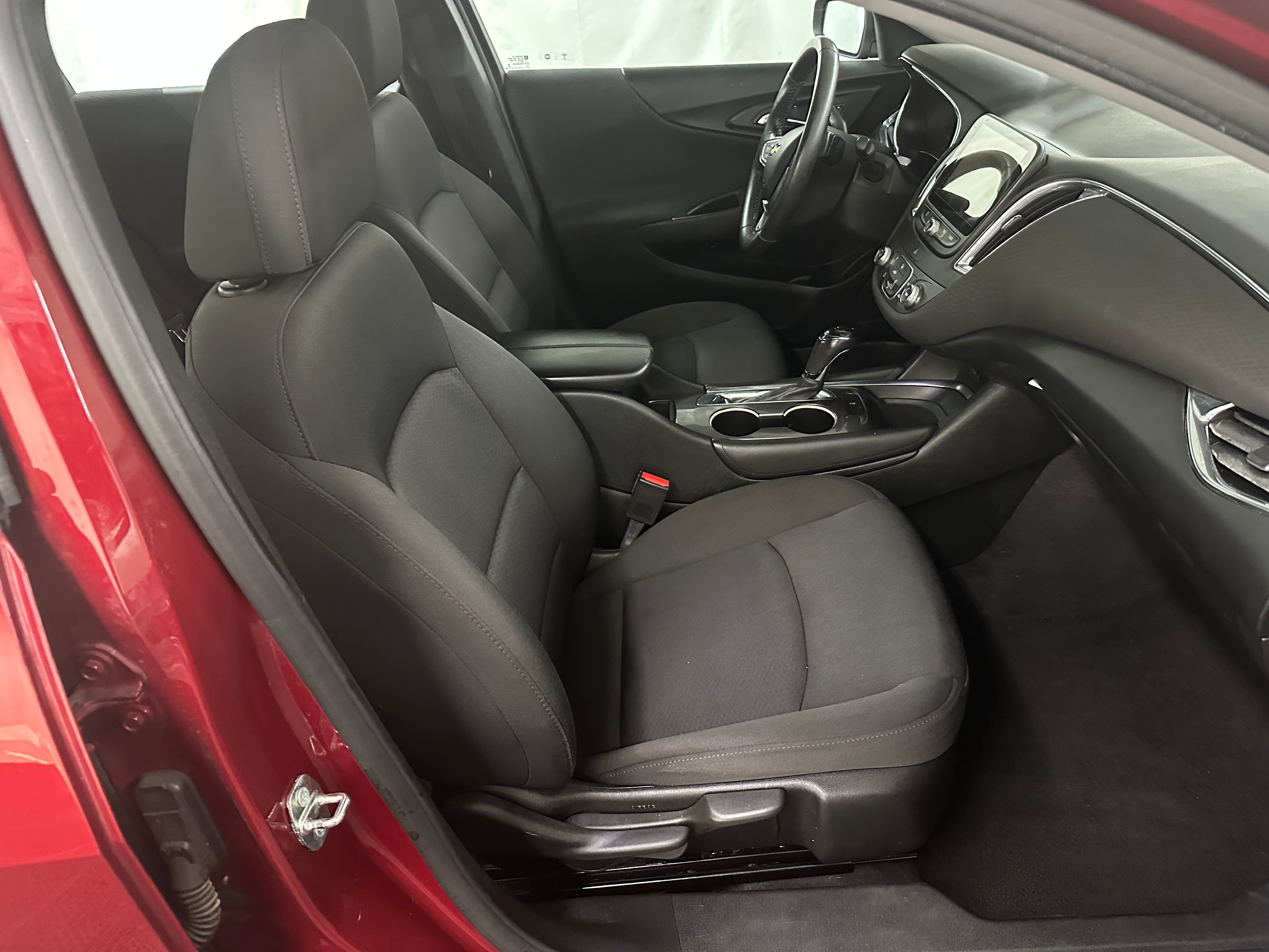 2018 Chevrolet Malibu LT 2