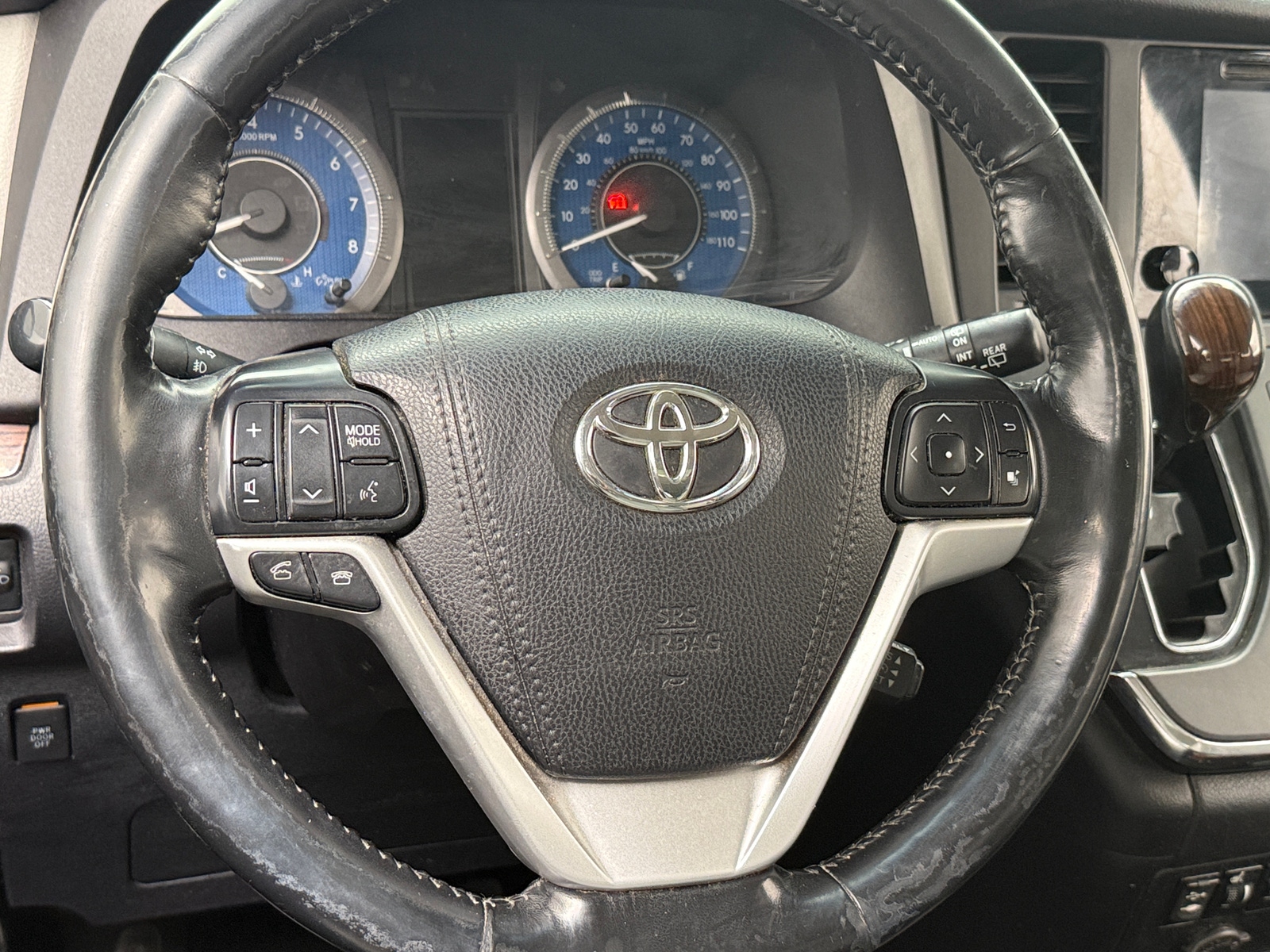 Thumbnail: 2017 Toyota Sienna - 4