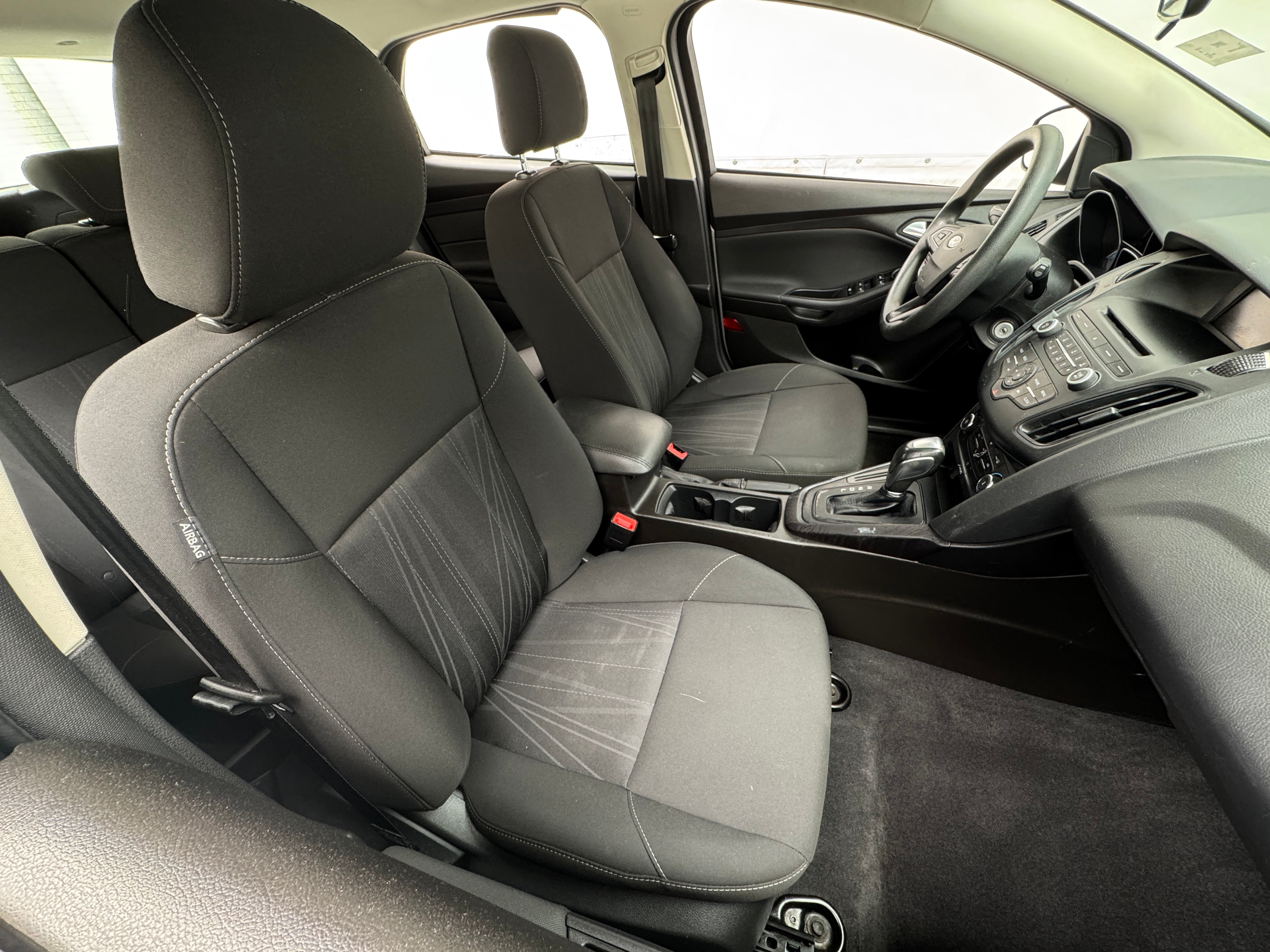 2016 Ford Focus SE 2