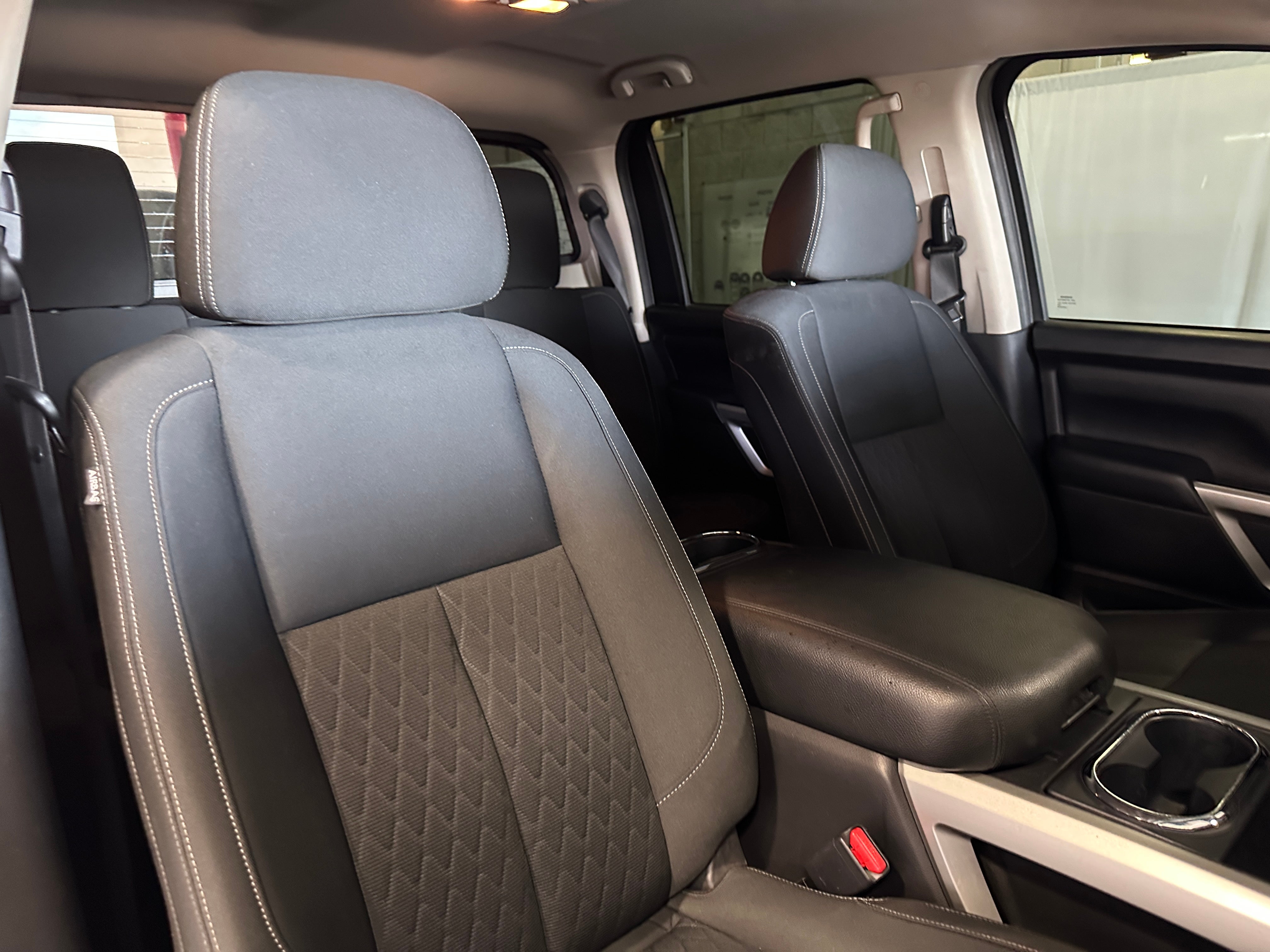 2019 Nissan Titan SV 2